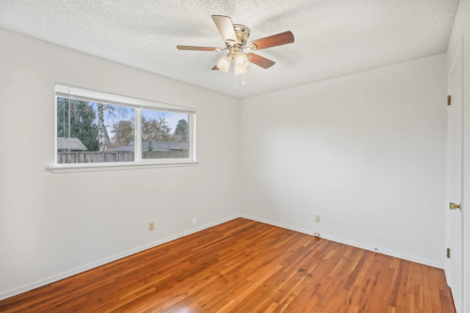7903 NE 29th - WEB-15.jpg