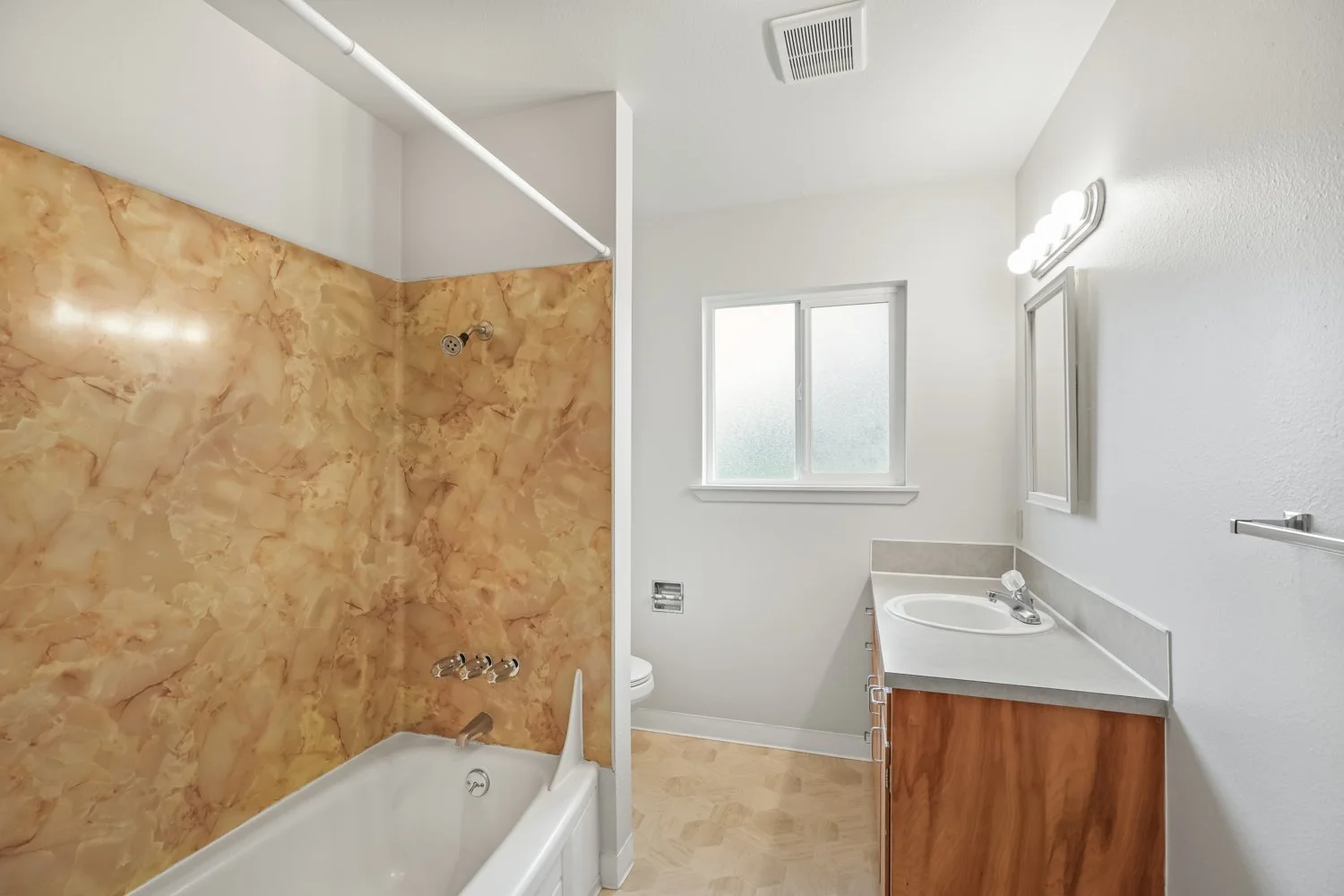 7903 NE 29th - WEB-19.jpg