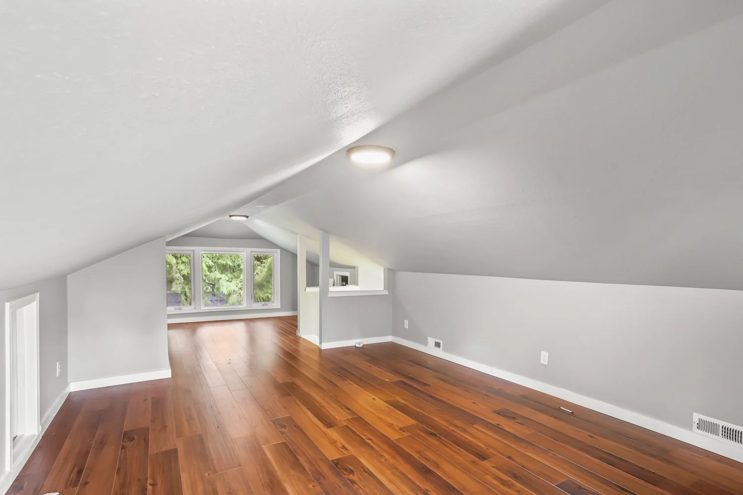 8704 N Portsmouth Ave - WEB-37.jpg