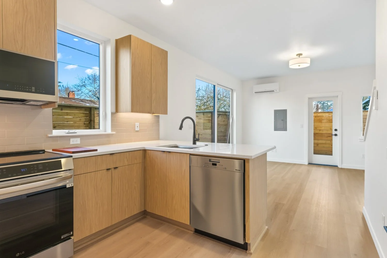 4890 NE 36th Ave - WEB-8.jpg