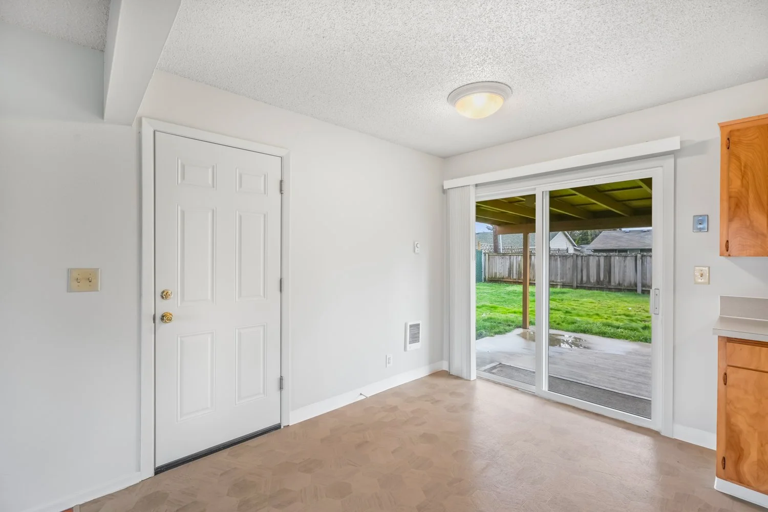 7903 NE 29th - WEB-10.jpg
