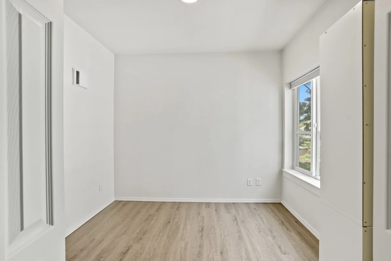 7545 N Olin Ave Unit 201 - WEB-31.jpg