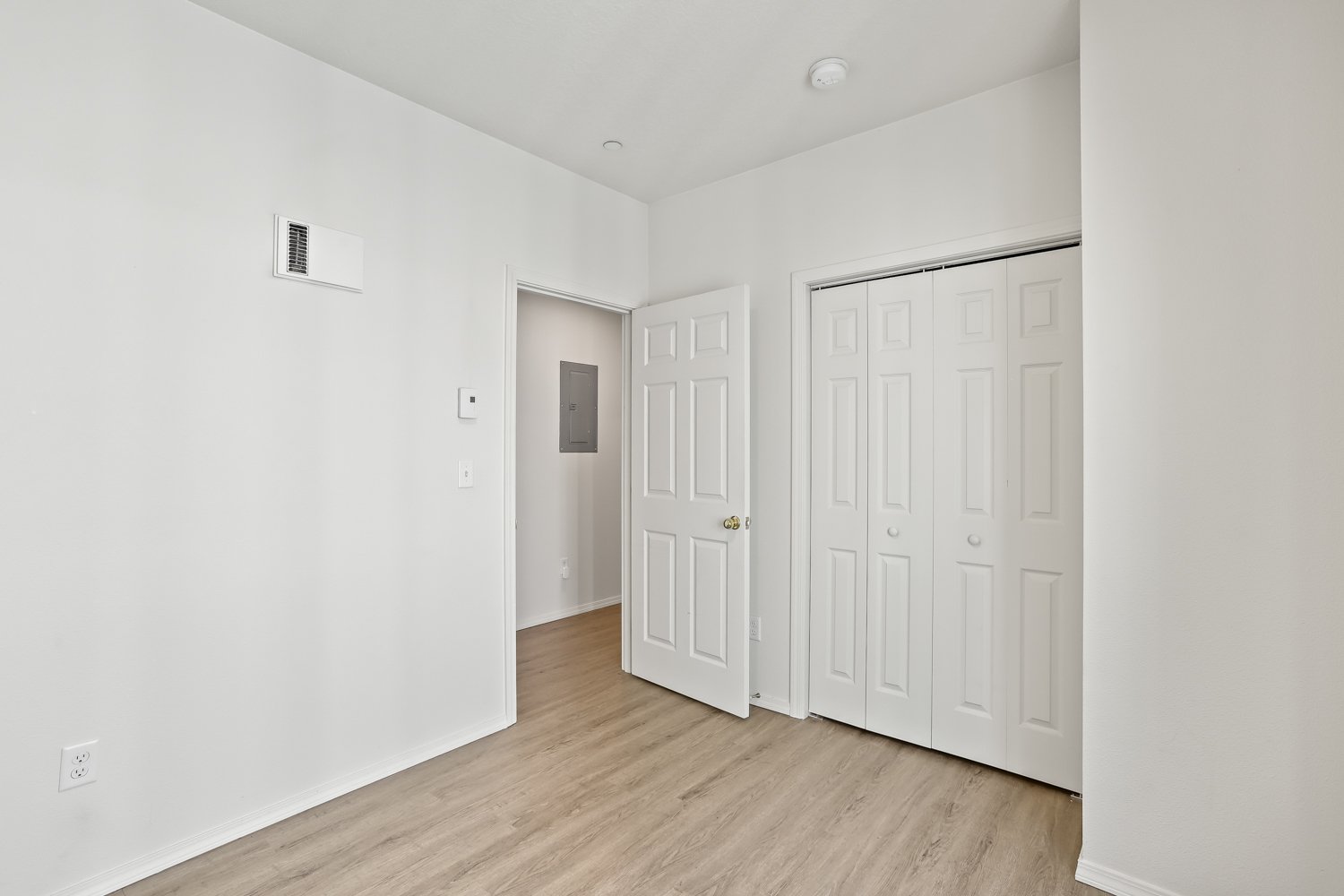 7545 N Olin Ave Unit 201 - WEB-23.jpg