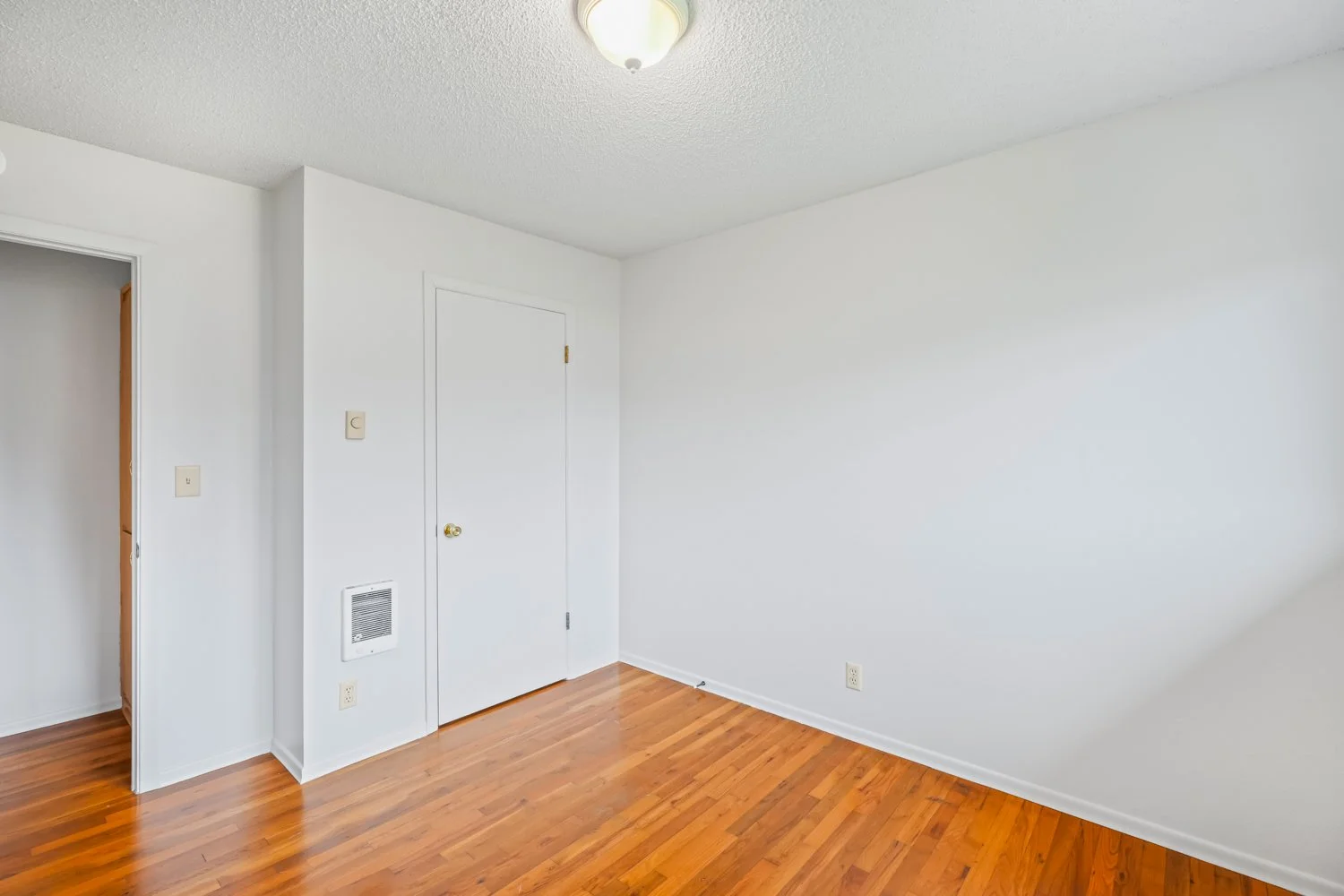 7903 NE 29th - WEB-23.jpg