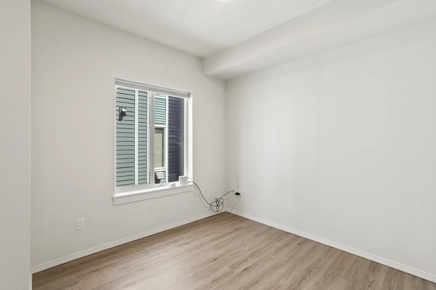 7545 N Olin Ave Unit 201 - WEB-21.jpg