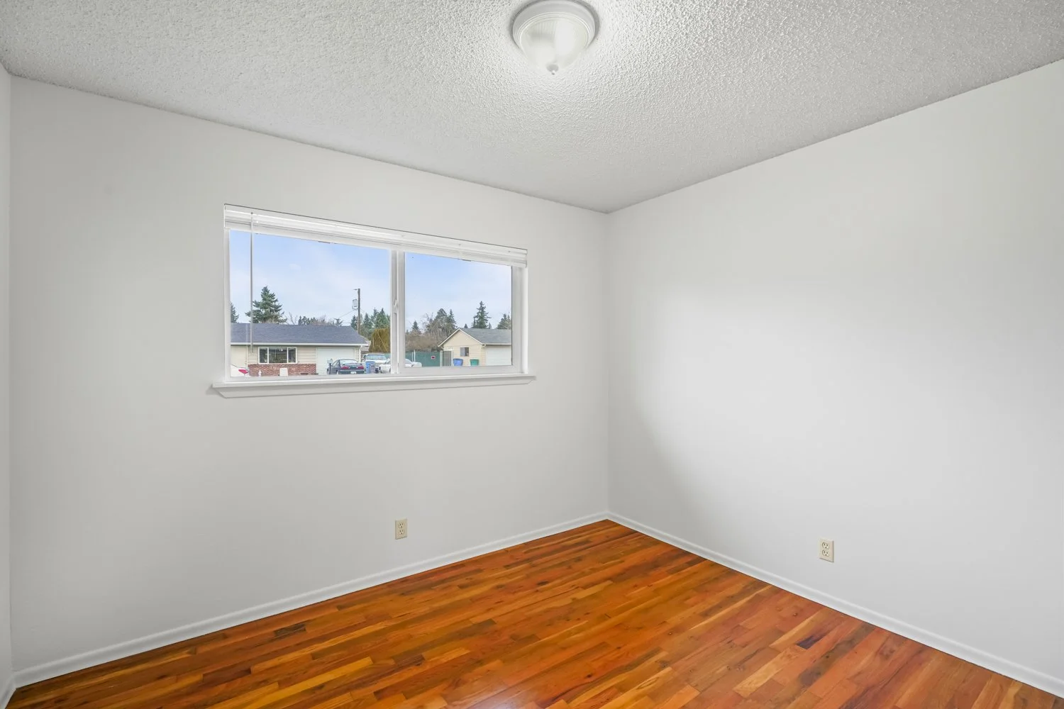 7903 NE 29th - WEB-24.jpg