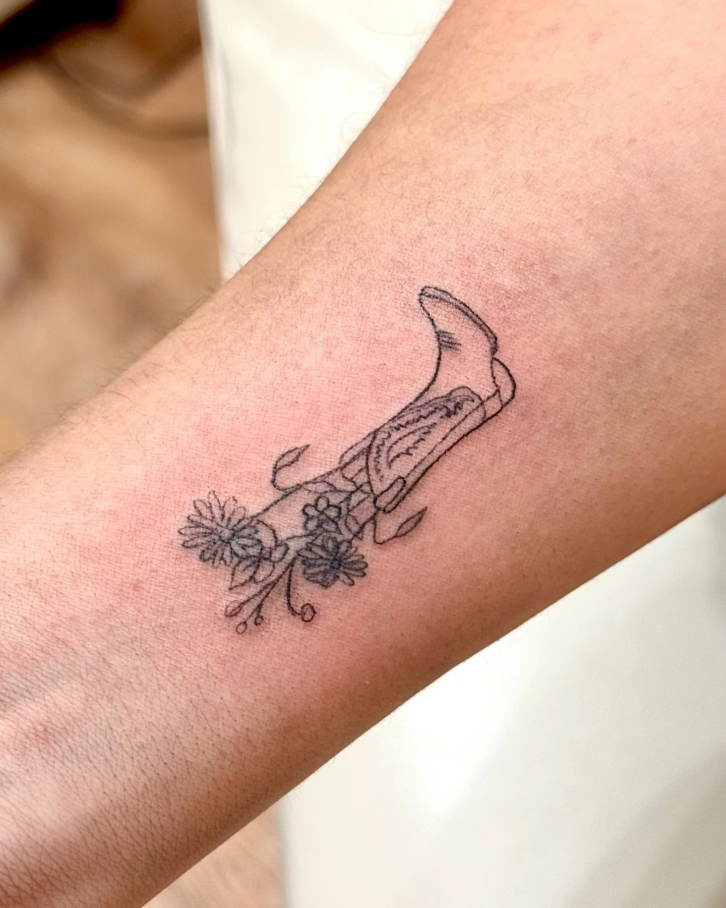 💗 T I N Y &bull; T A T T O O 💗

Had so much fun at our event doing some tiny tattoos 🥰

Offered here by yours truly!! 

Start at $69 

Come see me ! 

#tinytat #tinytattoos #tattoo