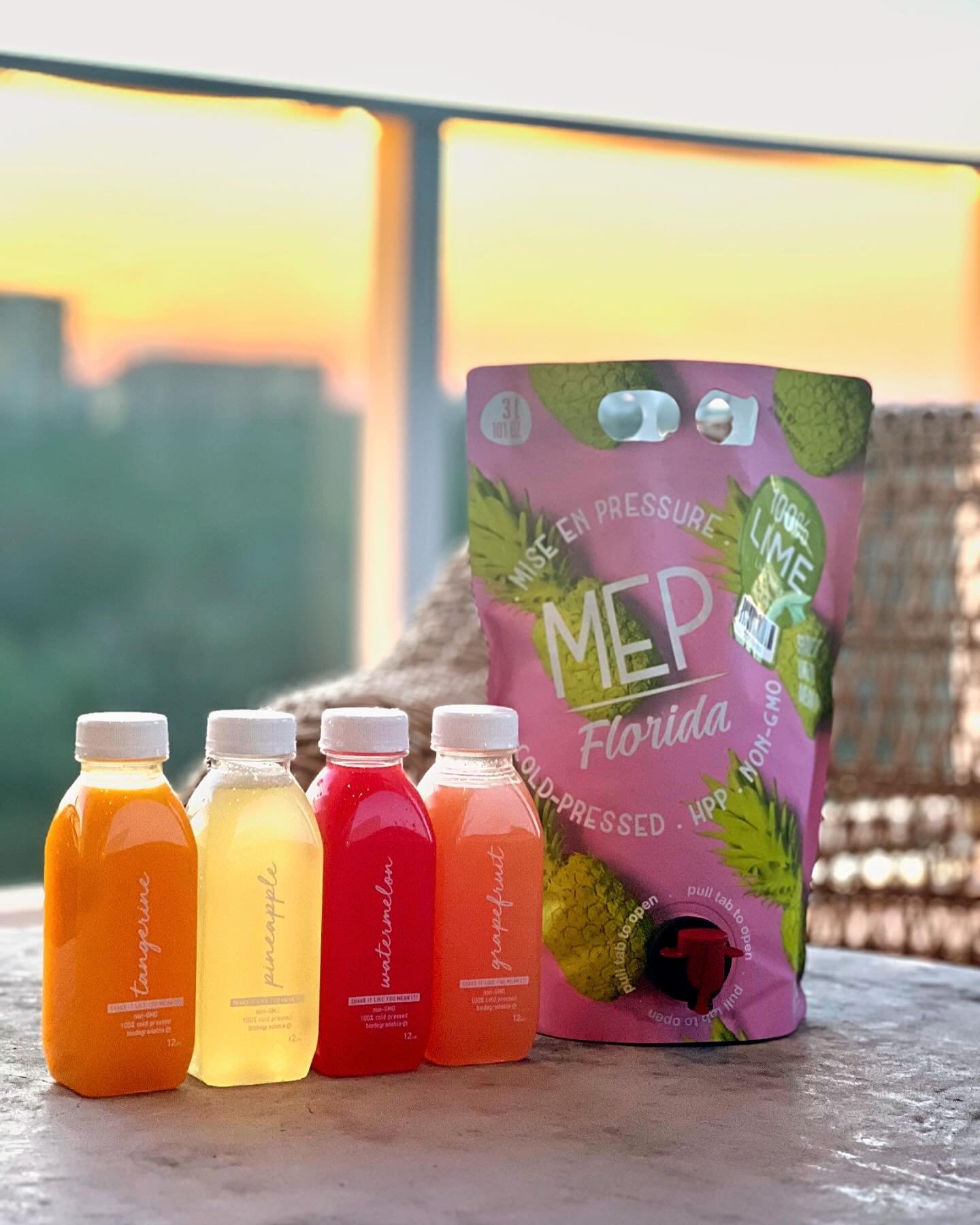 The golden hour is upon us&hellip;. Cheers to the night!

#theperfectmixer #coldpressed #natural #freshjuice #local #juice #freshfruit #sustainable #noadditives #noheat #fresh #cocktail #beverage #nonalcoholic #healthychoice #goodforyou #betterchoice