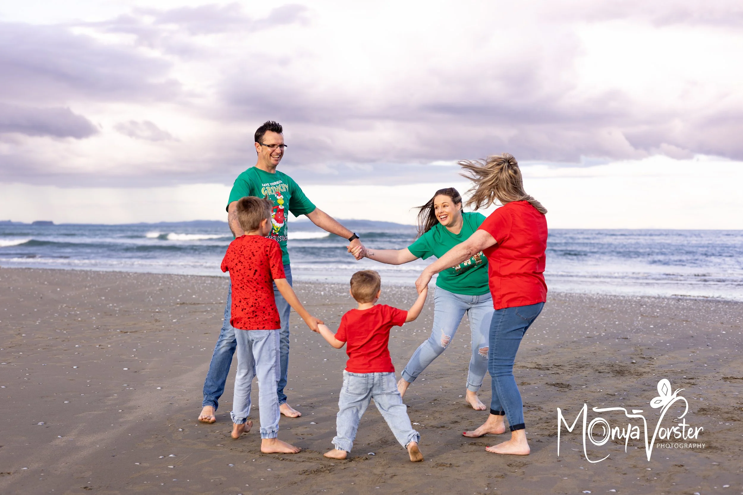 Donne Van den Berg Family Photoshoot 2024 socialm-11.jpg