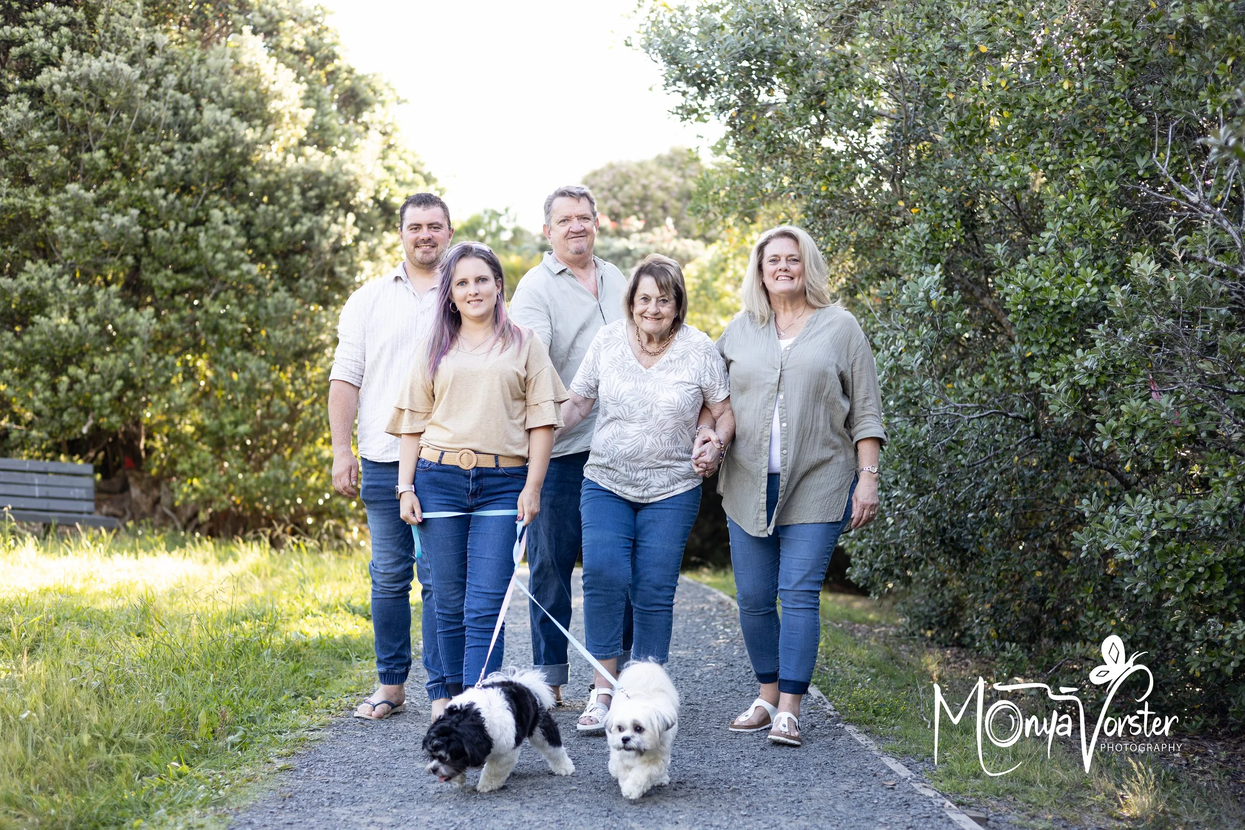 Carla Family Photoshoot 2024 social Media-22.jpg