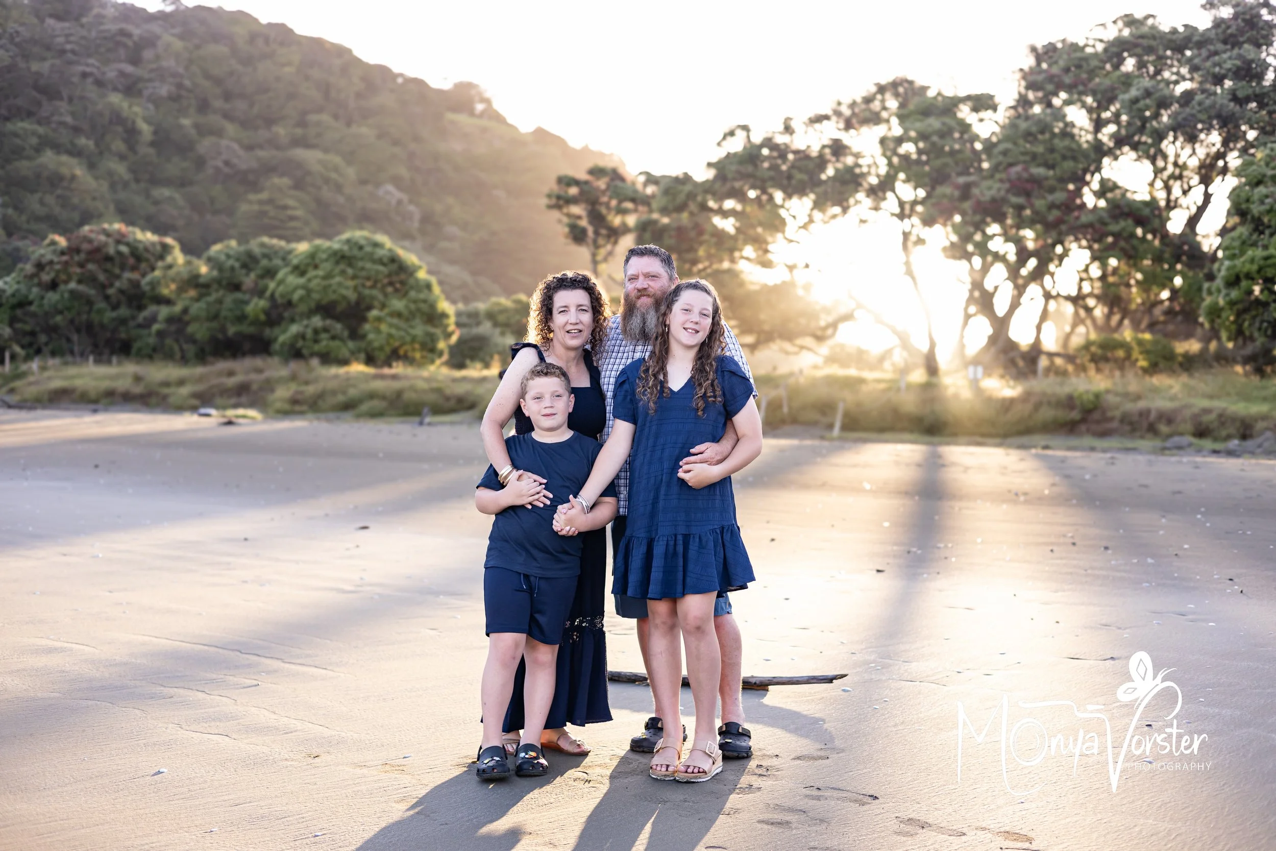 Jomyn Family Photoshoot 2024 Social Media-09.jpg