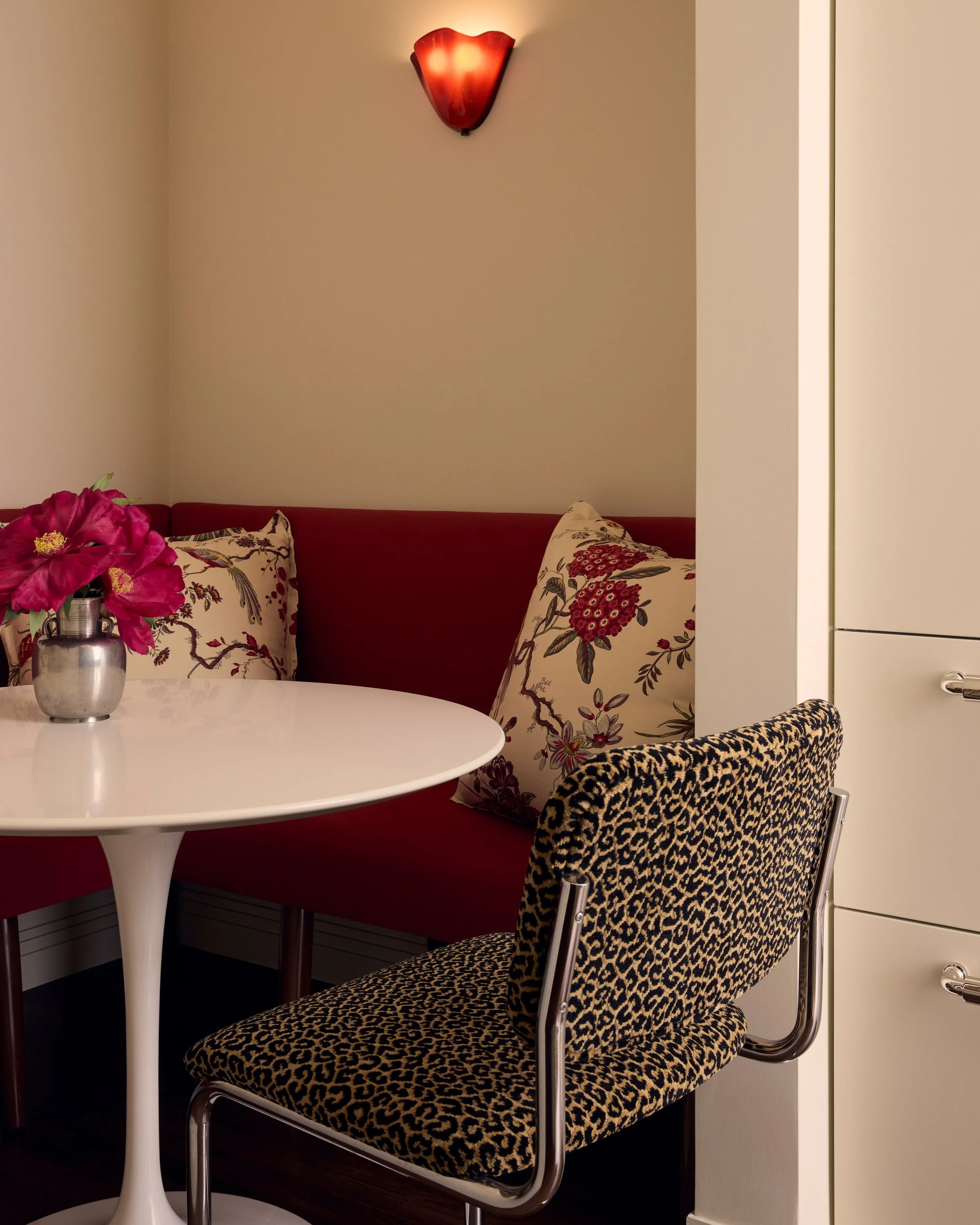 dining2_535.jpg