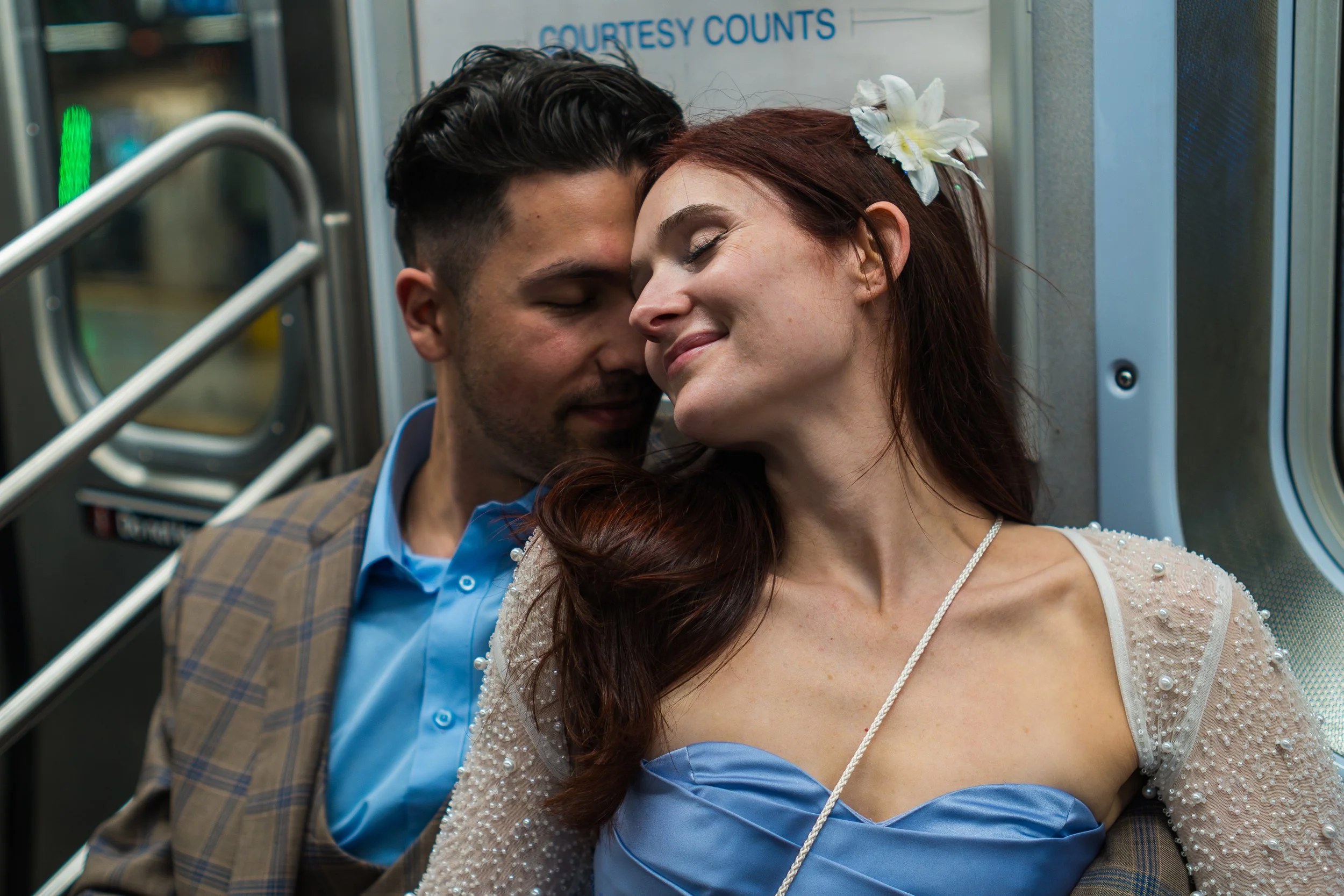 SWAYING_LEAF_MANHATTAN_TOWN_HALL_ELOPEMENT_PHOTOGRAPHY5.jpg