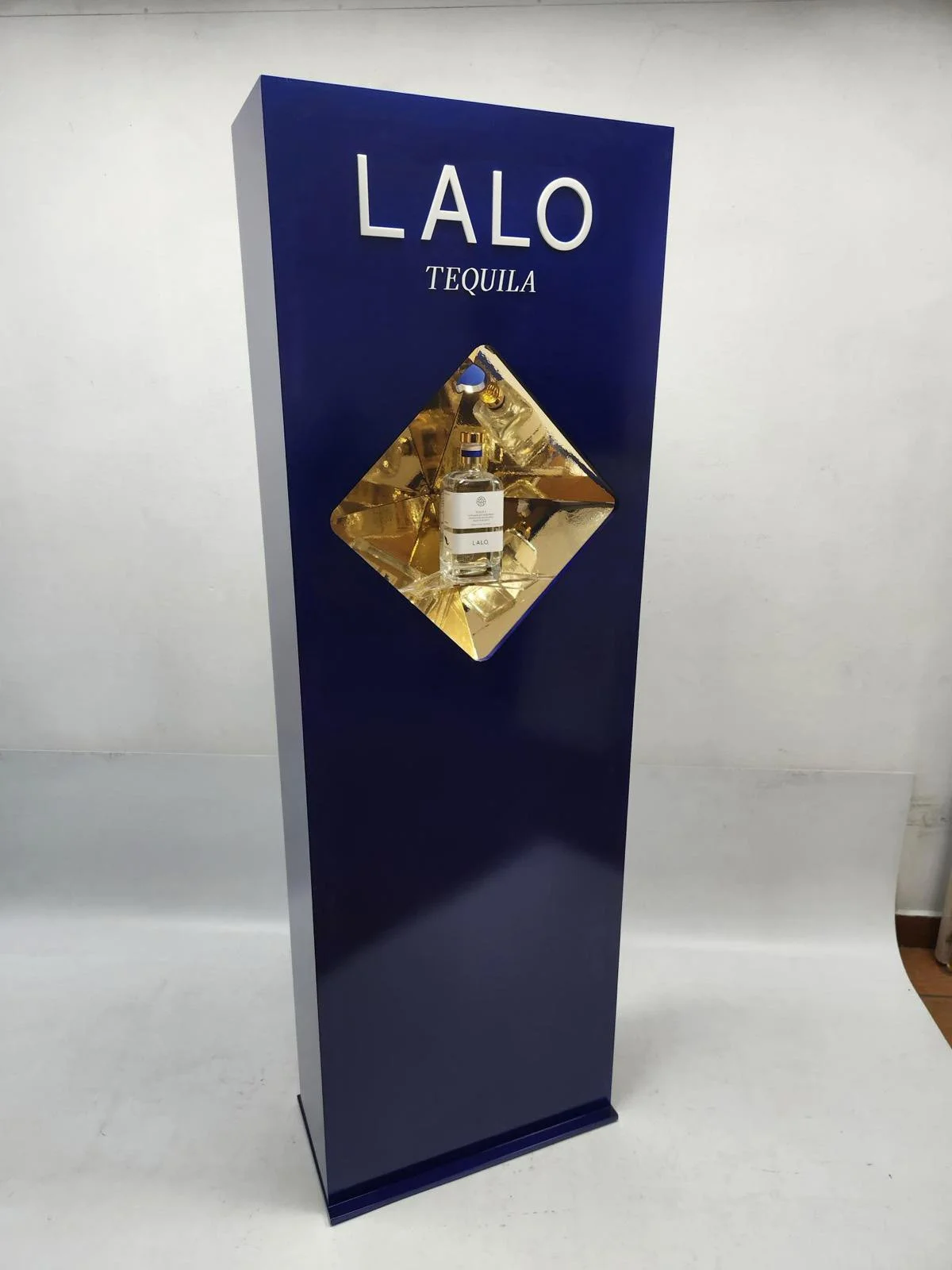 LALO_POS_Stnad.jpg