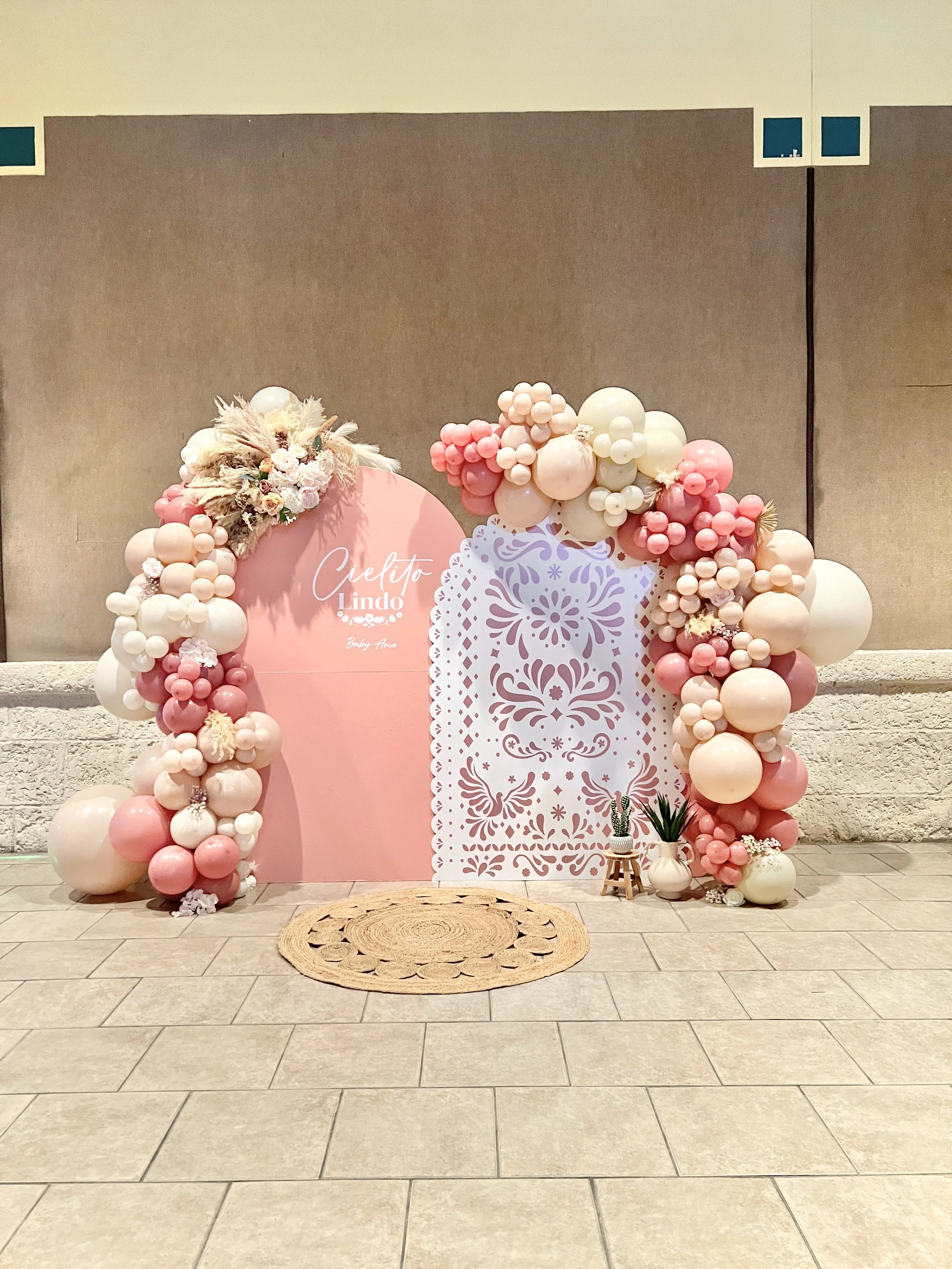 A Cielito Lindo inspired baby shower featuring custom balloon décor, backdrop rentals, and traditional Mexican-inspired details. Designed and installed by True Celebrations in San Antonio, Texas.
