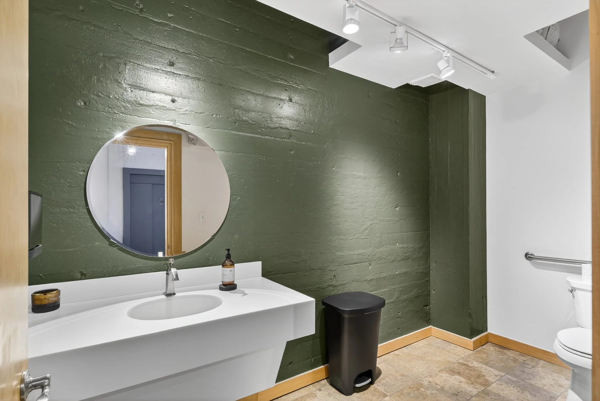 Smyth and Field - 646 Main - web-46.jpg