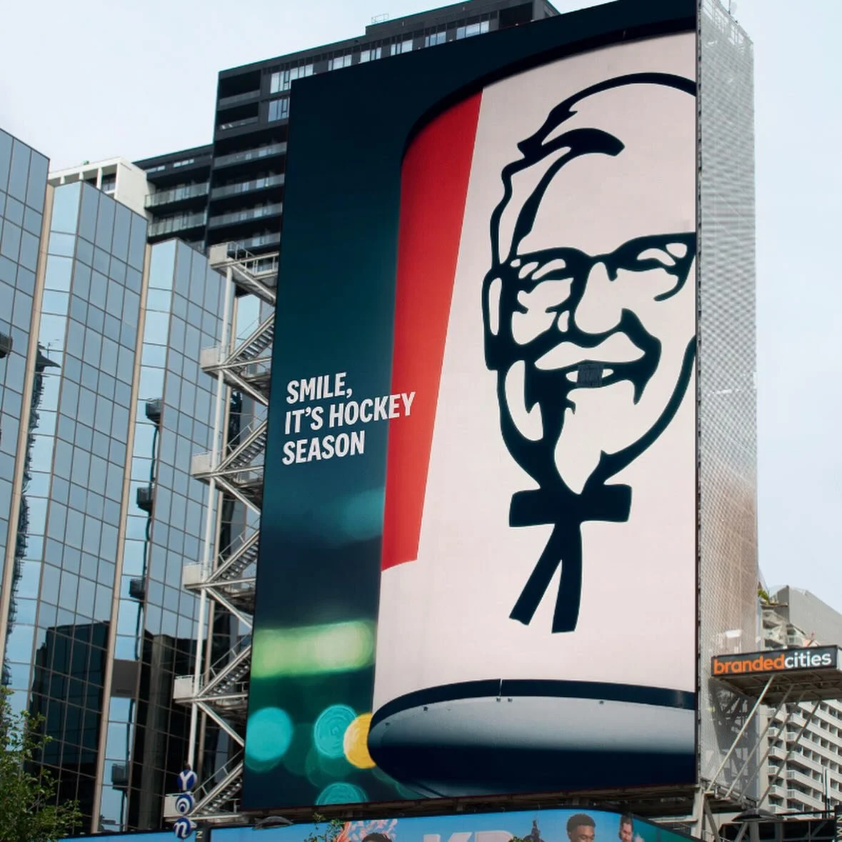 We love a good out-of-home marketing campaign that entertains, engages, unites and inspires fans. Here’s a few of our recent favorites 🙌🏻