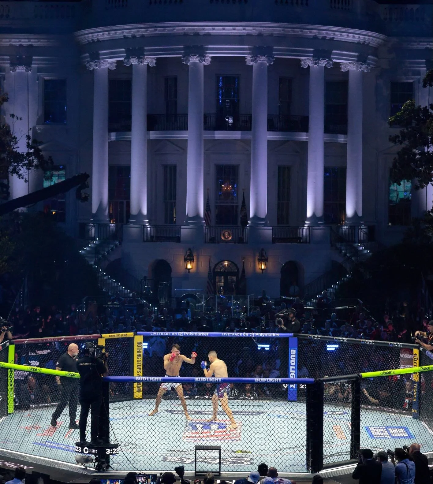UFC Freedom 250 delivered a truly one-of-a-kind spectacle, transforming the White House grounds into a global stage for championship-caliber competition and an epic Nitro Circus showcase.

Set against the backdrop of the Lincoln Memorial, it was a po