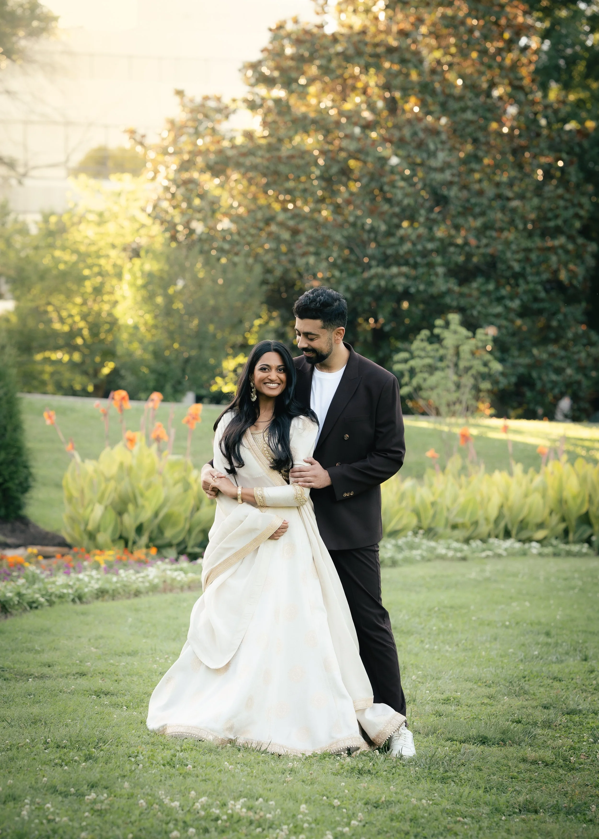 Romantic & Elegant Engagement Photoshoot at Centennial Park Nashville