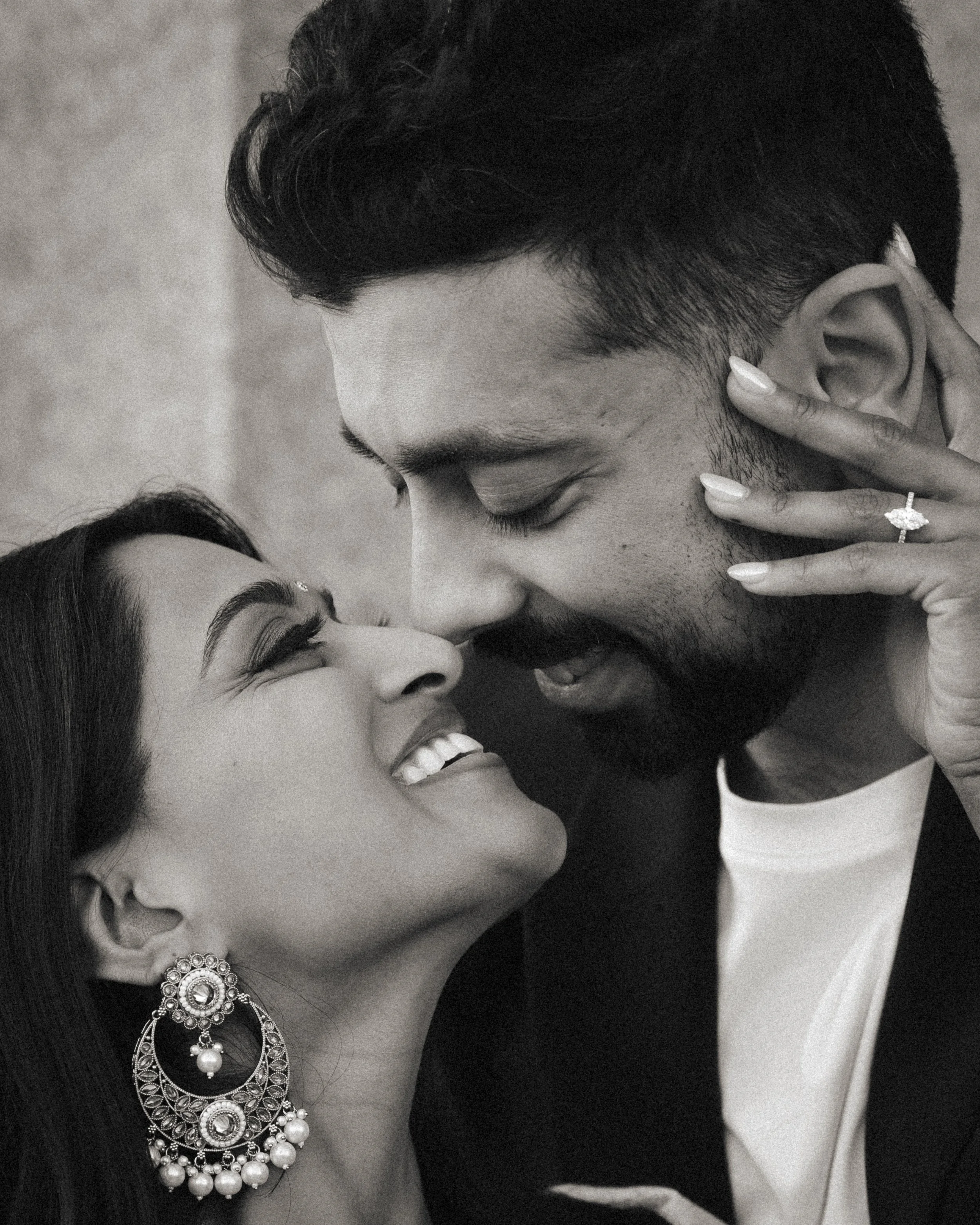 Romantic & Elegant Engagement Photoshoot at Centennial Park Nashville