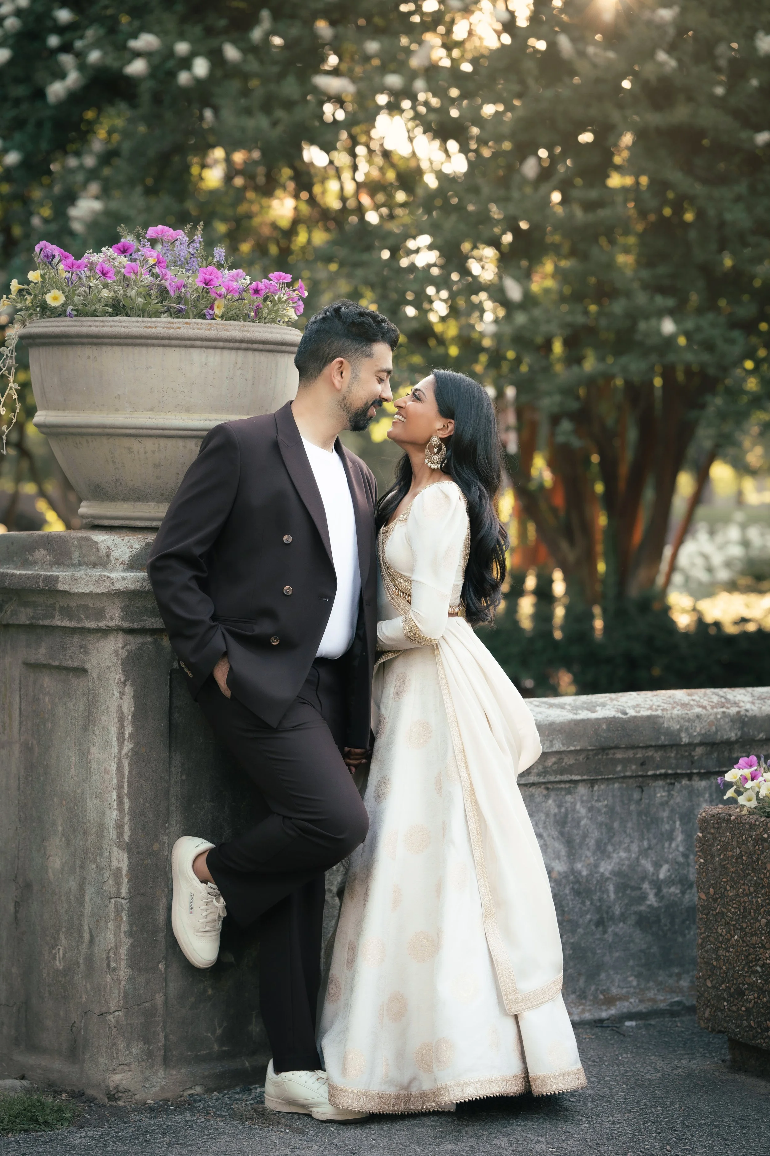 Romantic & Elegant Engagement Photoshoot at Centennial Park Nashville