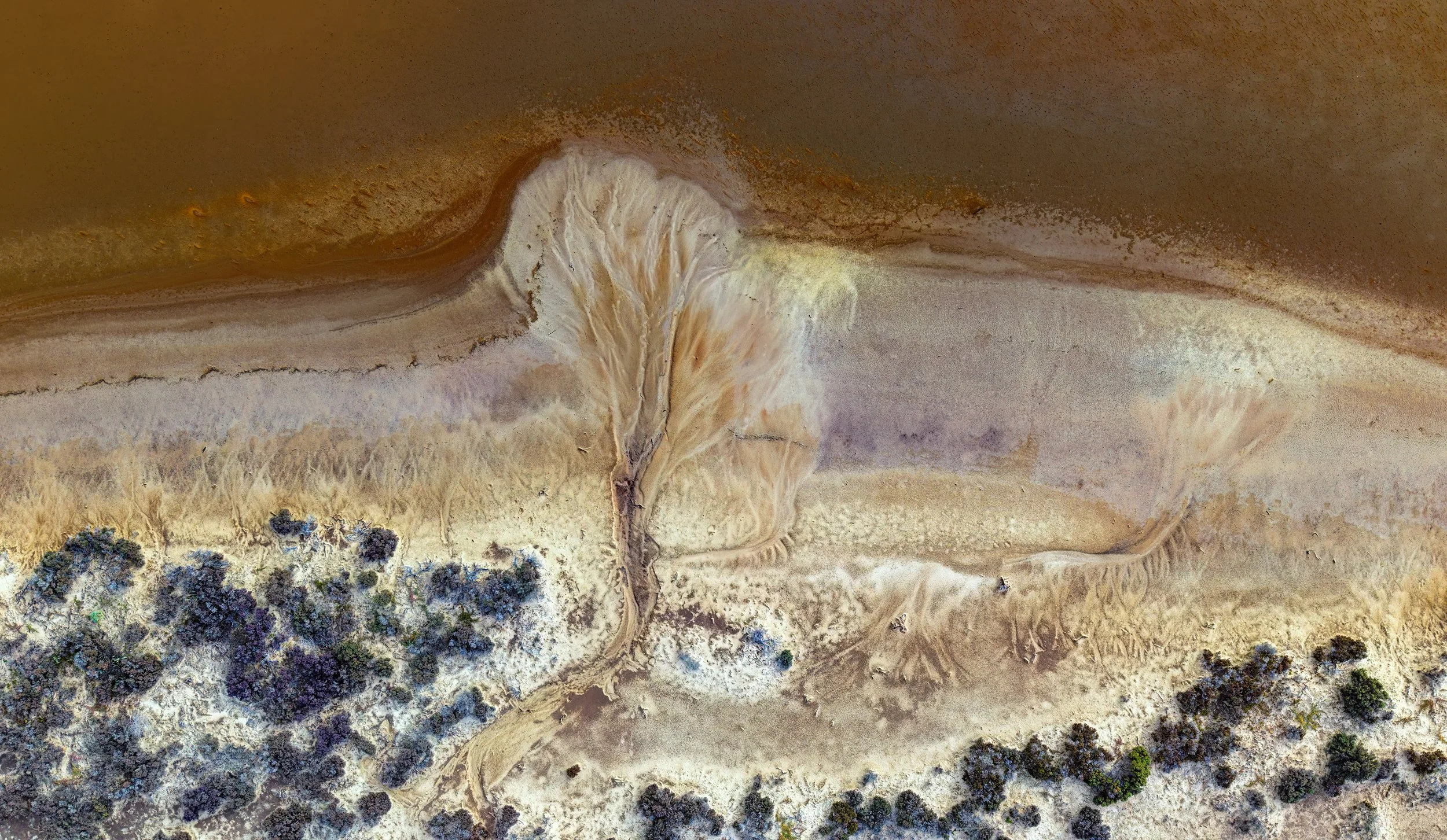 Lake Tyrrell in coloour 