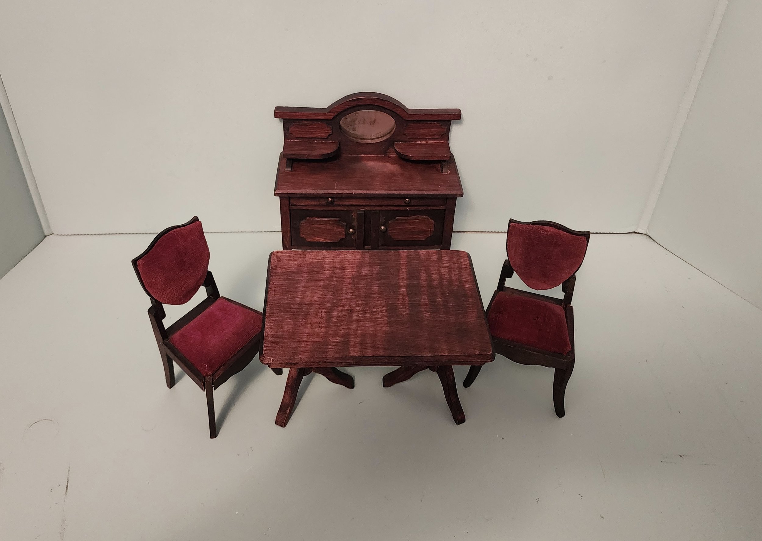 German Red Stain 4 Piece Dining Room Set