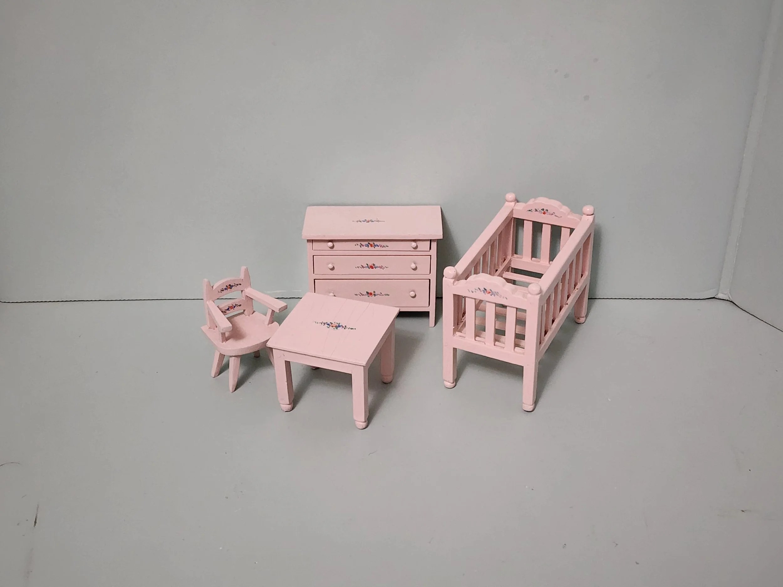 Tynietoy Pink 4 Piece Nursery Set.   Item #469