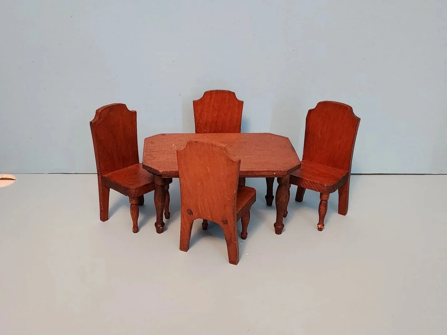 Menasha Stained 5 Piece Dining Room Table and 4 Chair