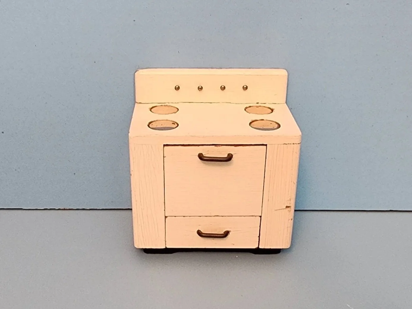 Lynnfield Kitchen Stove, 1" Scale