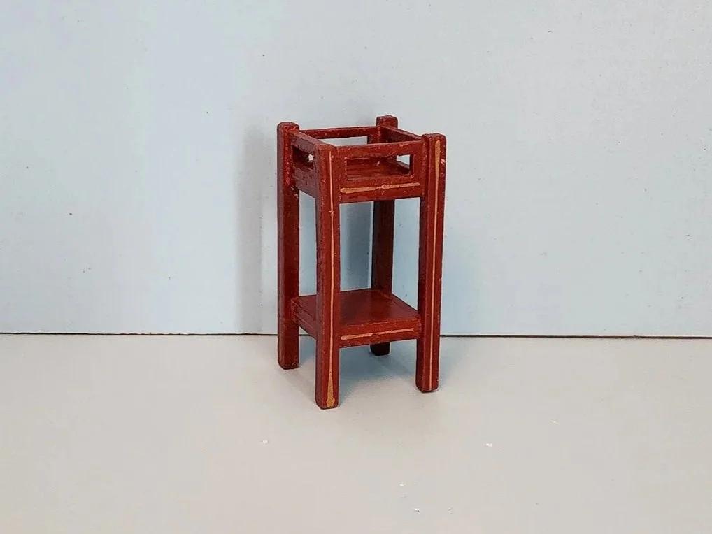 Gottschalk Plant Stand  3 7/8" tall