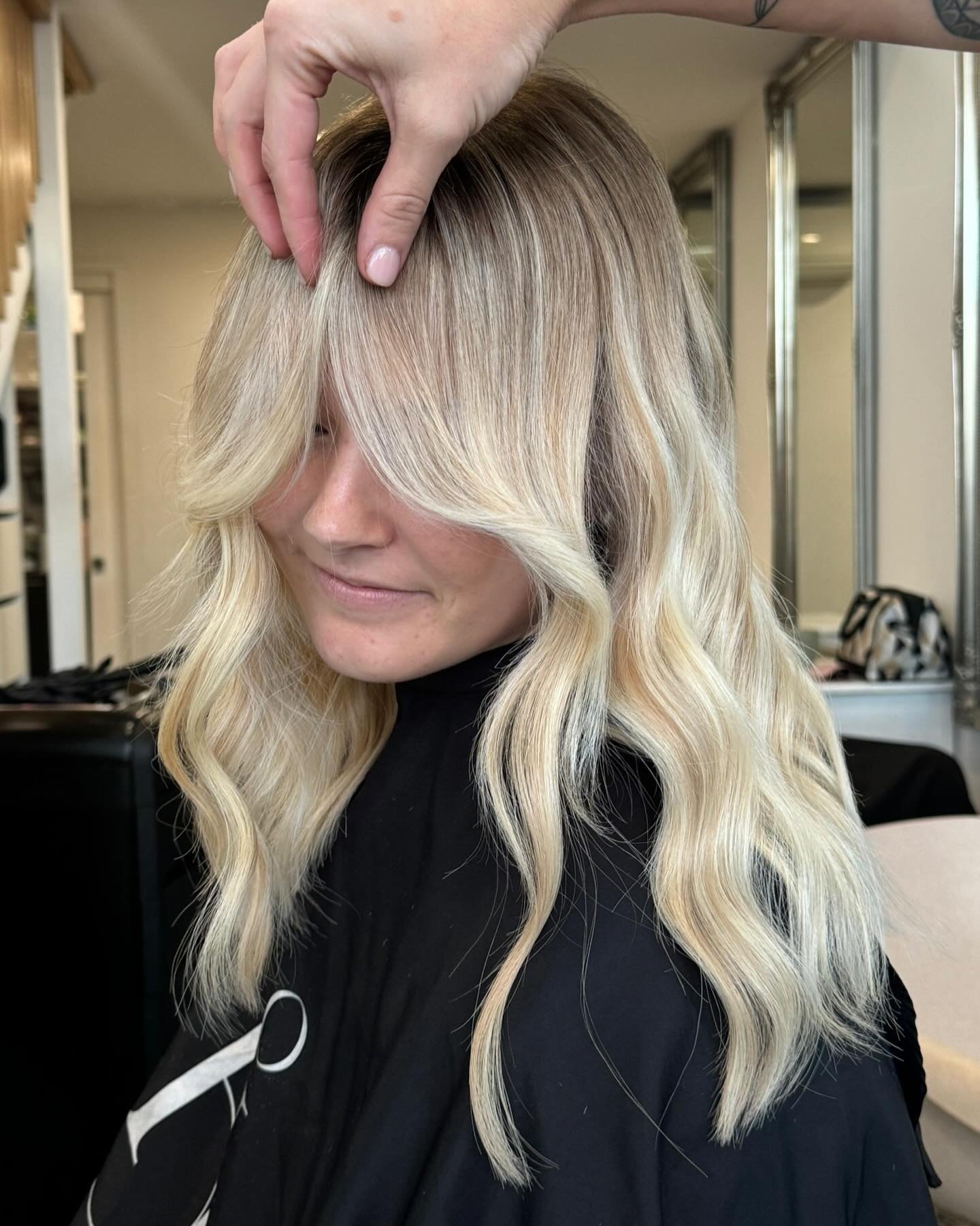 Effortless, no toner type of blonde by @tahlia_studioah 

Service Breakdown
- Blonde Transformation + Haircut 
- 25g 16&rdquo; Tape Extensions