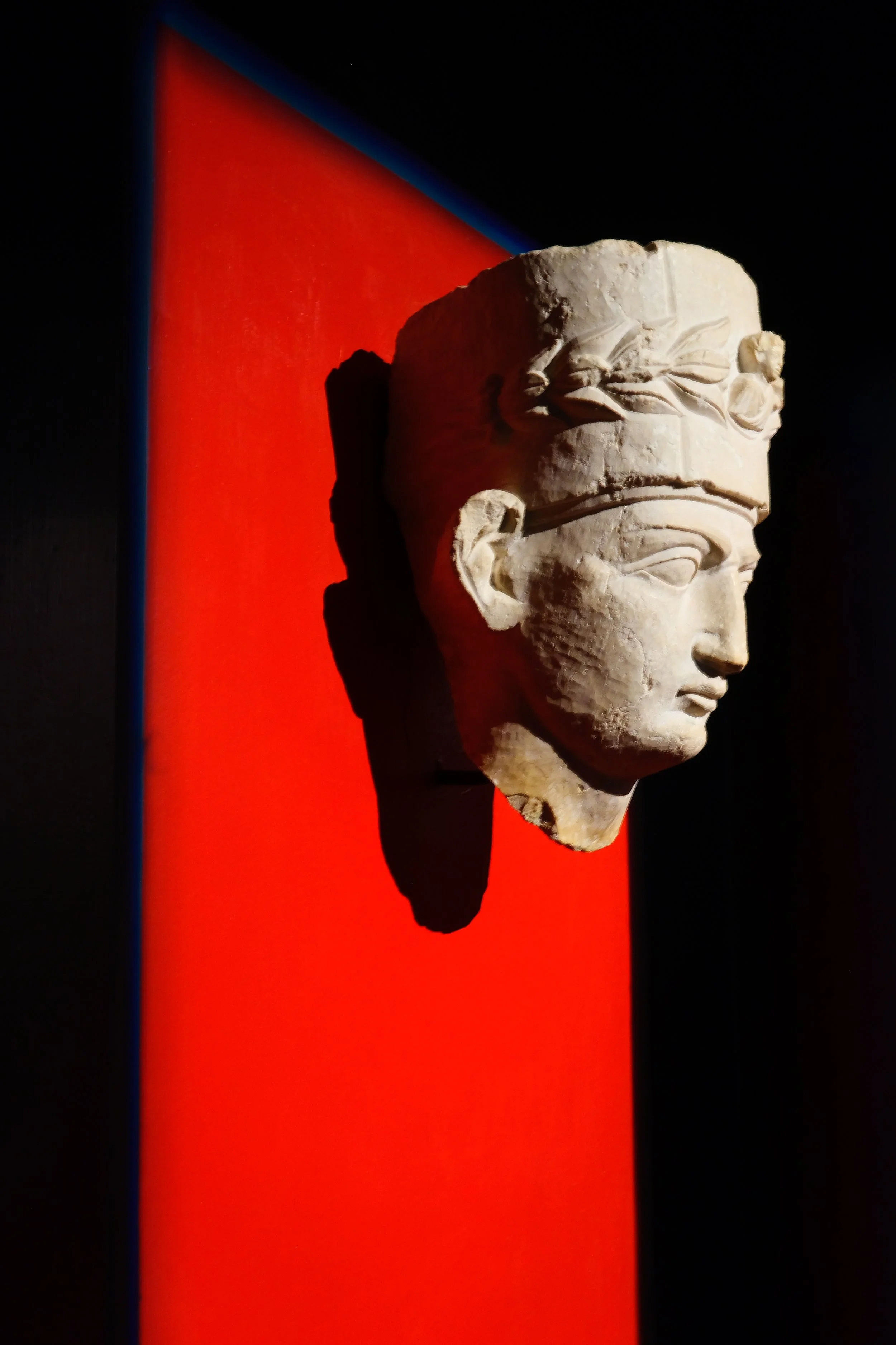 Floating: A head missing it's body