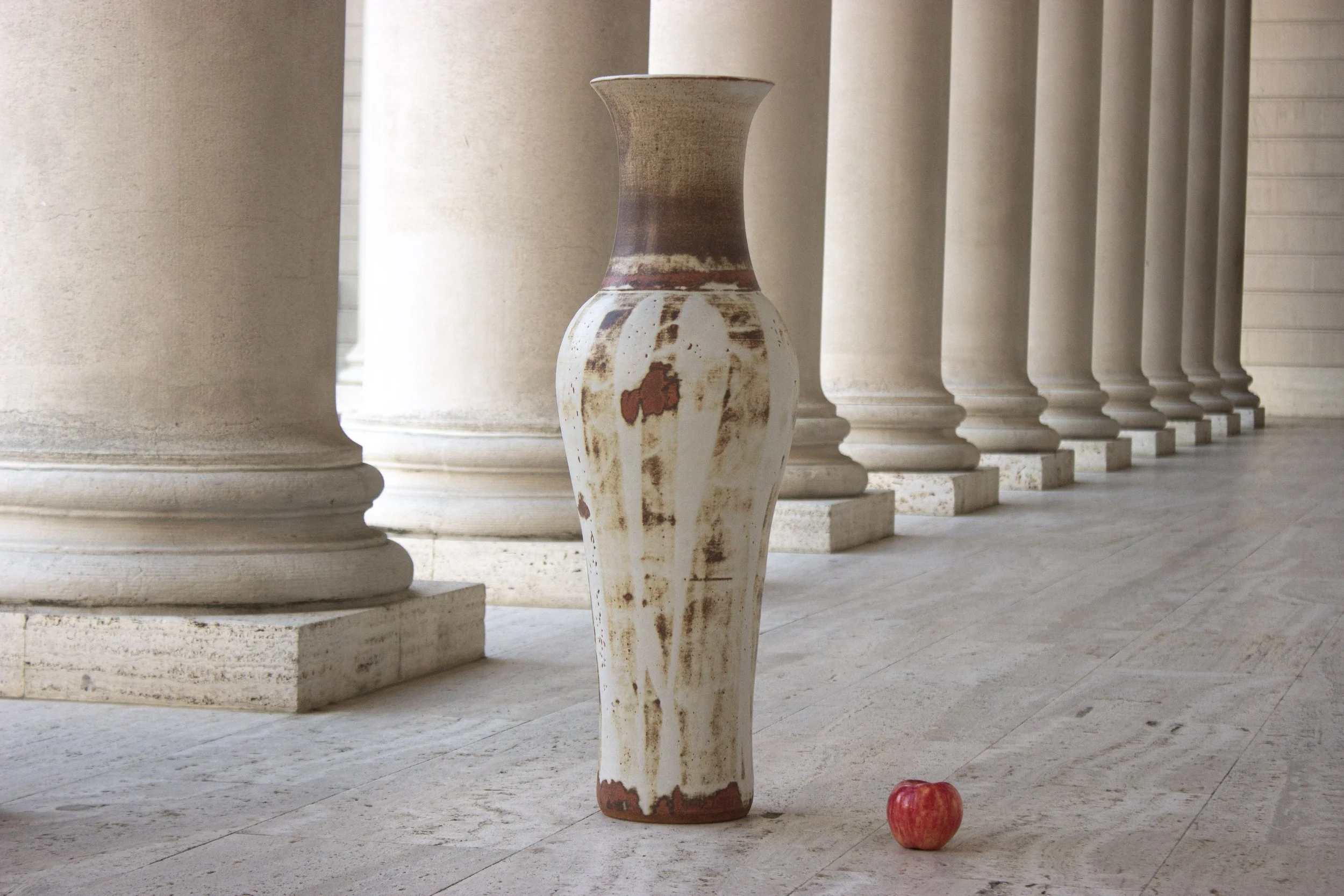 tall b18 vase