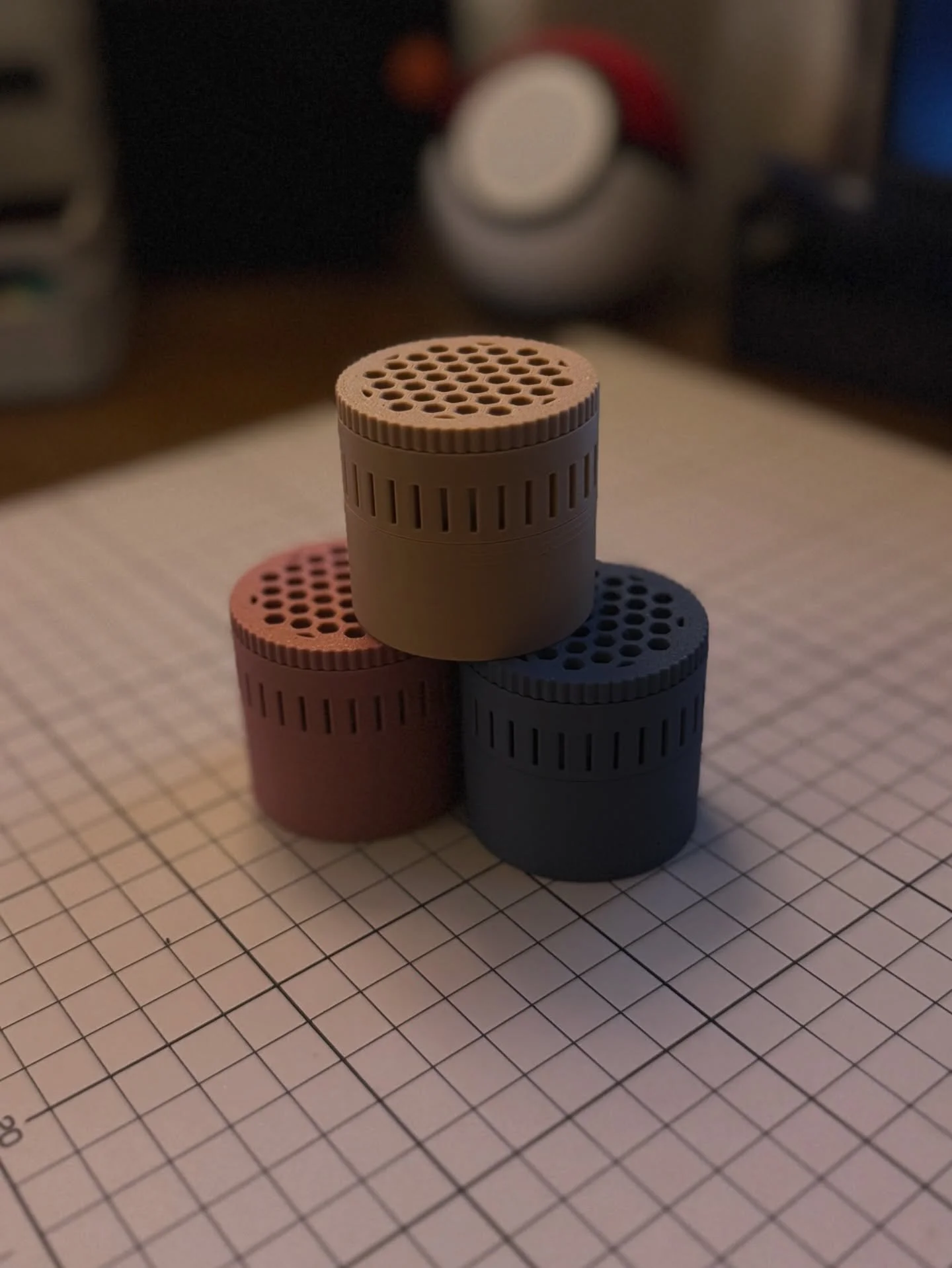 讓空氣，慢慢變舒服。

#除濕盒 #生活物件 #設計日常 #objectdesign #日常設計 #3d列印 #莫蘭蒂色系