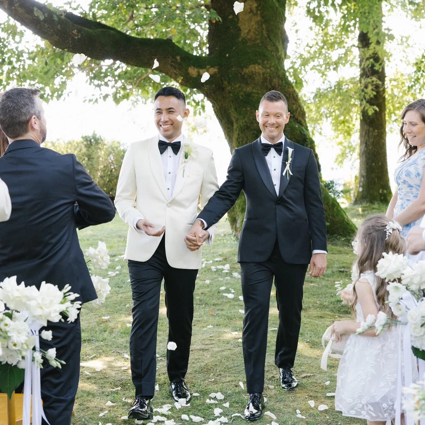 07.08.25 💍

Officially married! 🥰🥰🥰

@castellodimorcote_weddings
@irenefucci
@tiamafilms 
@blunotteventi
@massimo.giudici_flowers 
@two_celebrants_italy 

#wedding #weddings #weddingday #destinationwedding #switzerland