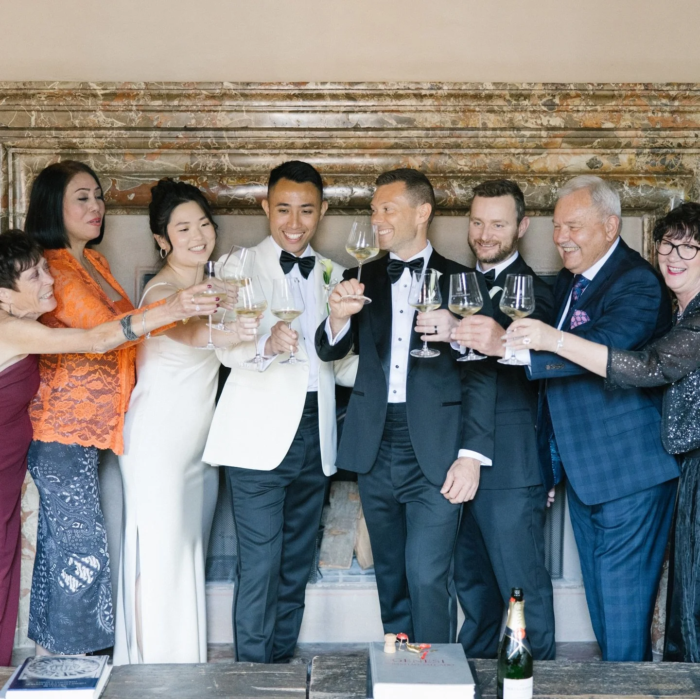 07.08.25 💍

The moments before the wedding with our parents and best friends were moments we will cherish forever! 🥰

@castellodimorcote_weddings
@irenefucci
@tiamafilms 
@blunotteventi
@massimo.giudici_flowers 
@relaiscastellodimorcote

#wedding #