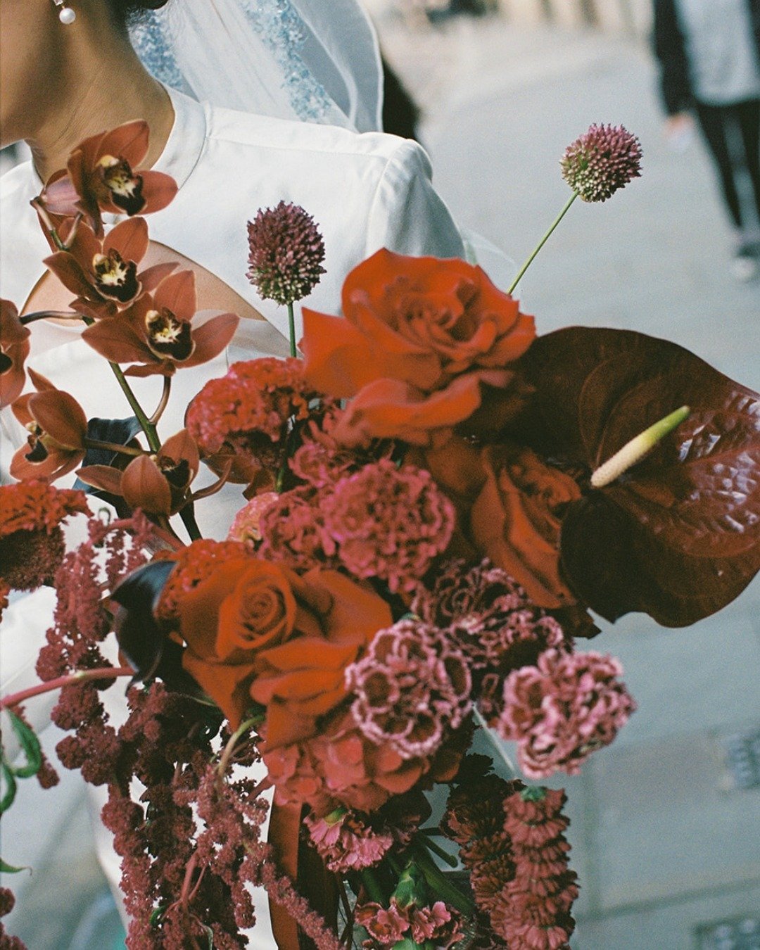 Filth being filthy 😛

Florist | @filth.florist
Photographer | @dan.mccourt