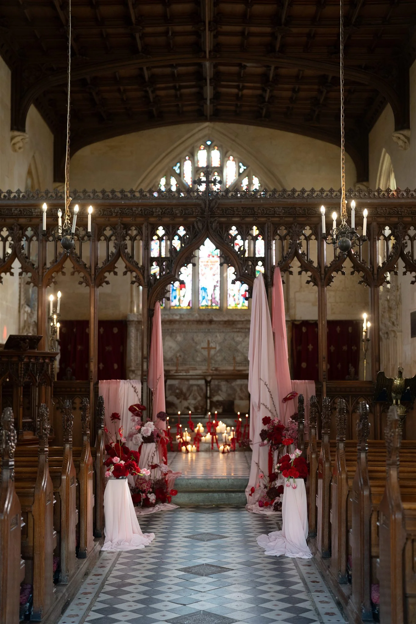 modern-wedding-church-inspiration-sudeley-castle.jpg