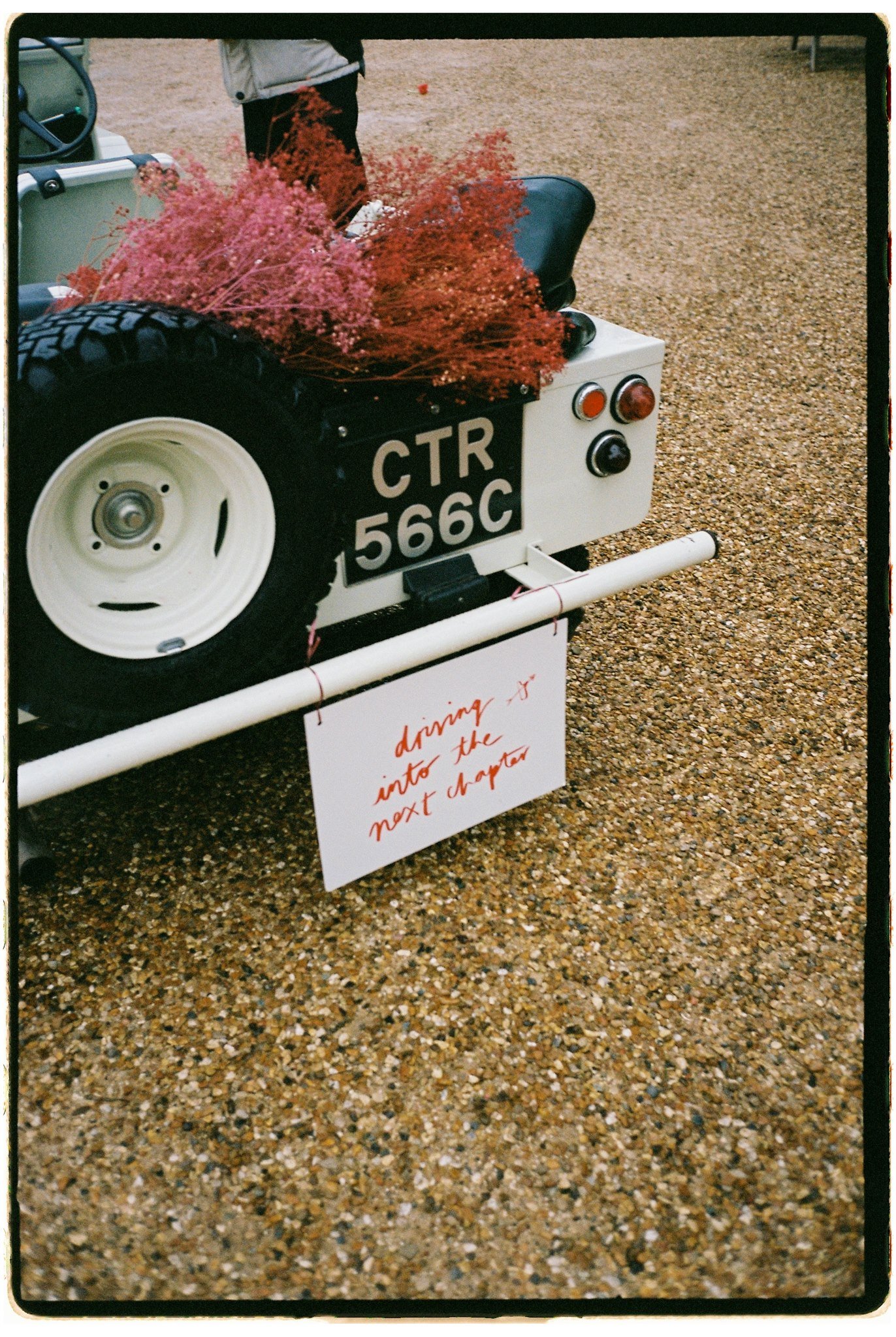 vintage-classic-wedding-car-modern-wedding-styling.jpg