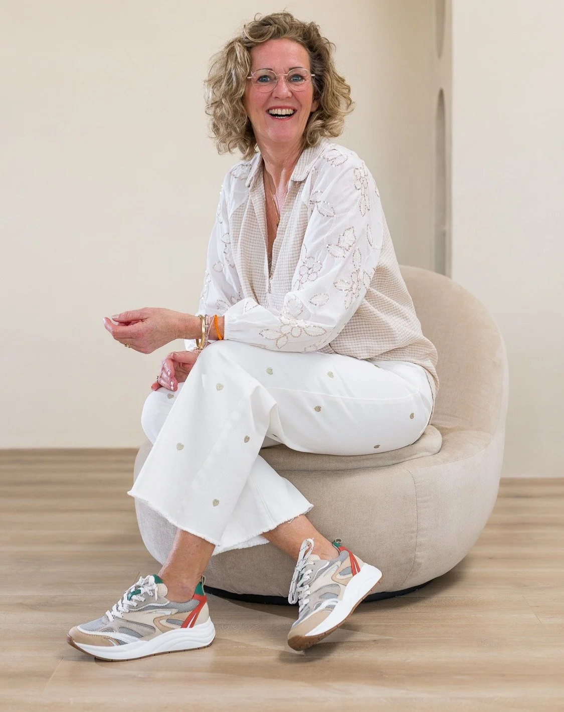 We were pleased to contribute again to the image bank of the new Dutch shoe brand @ti_comos. Ti Comos is a new Dutch brand that combines style, quality and above all: comfort!
#schoenmode #schoenen #shoefashion 
#modefotografie #fashionfotografie #