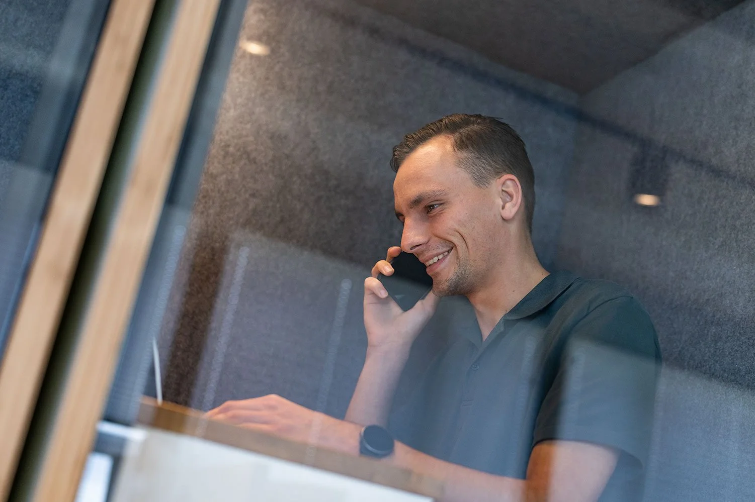 Foto's voor de 'Wie zijn wij?' of 'Over' paginas, zijn cruciaal voor de promotie van uw bedrijf. Of dit nu klanten zijn of toekomstige medewerkers, mensen willen weten met wie ze van doen hebben! 

Met enige regelmaat maken wij (zie onze over-pagina 