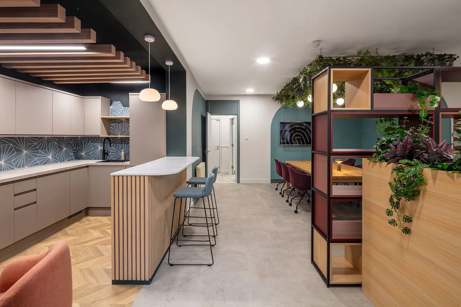 In addition to their head office and warehouse in Falkirk, @amosbeech recently opened their new interior design studio in Edinburgh. 

The new design studio is just a short walk from both Haymarket and Waverley station and makes Amos Beech more acces