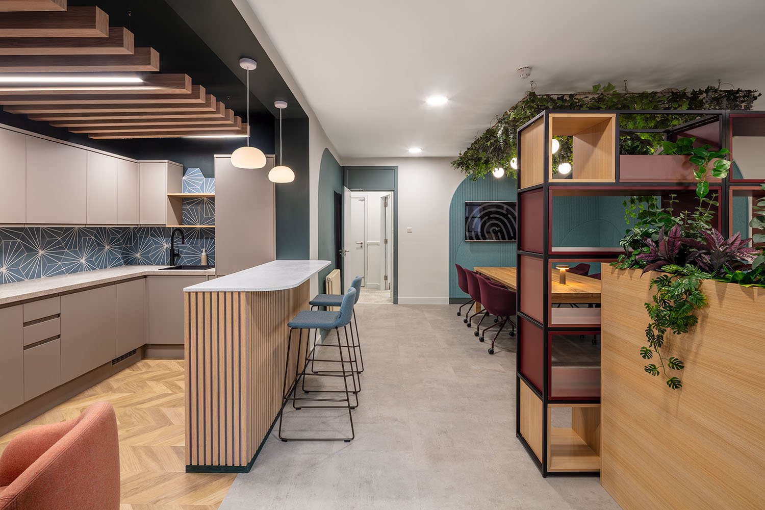 In addition to their head office and warehouse in Falkirk, @amosbeech recently opened their new interior design studio in Edinburgh. 

The new design studio is just a short walk from both Haymarket and Waverley station and makes Amos Beech more acces
