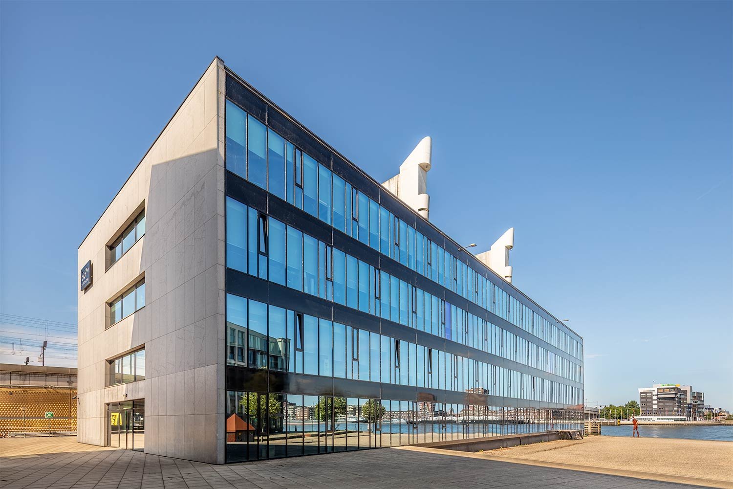 Verticale lijnen in vastgoed en architectuur fotografie
