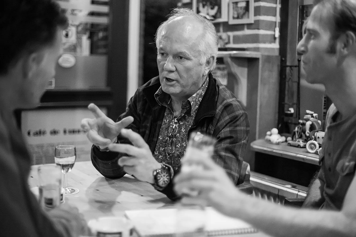 Zwart wit bestaand licht redactionele fotografie