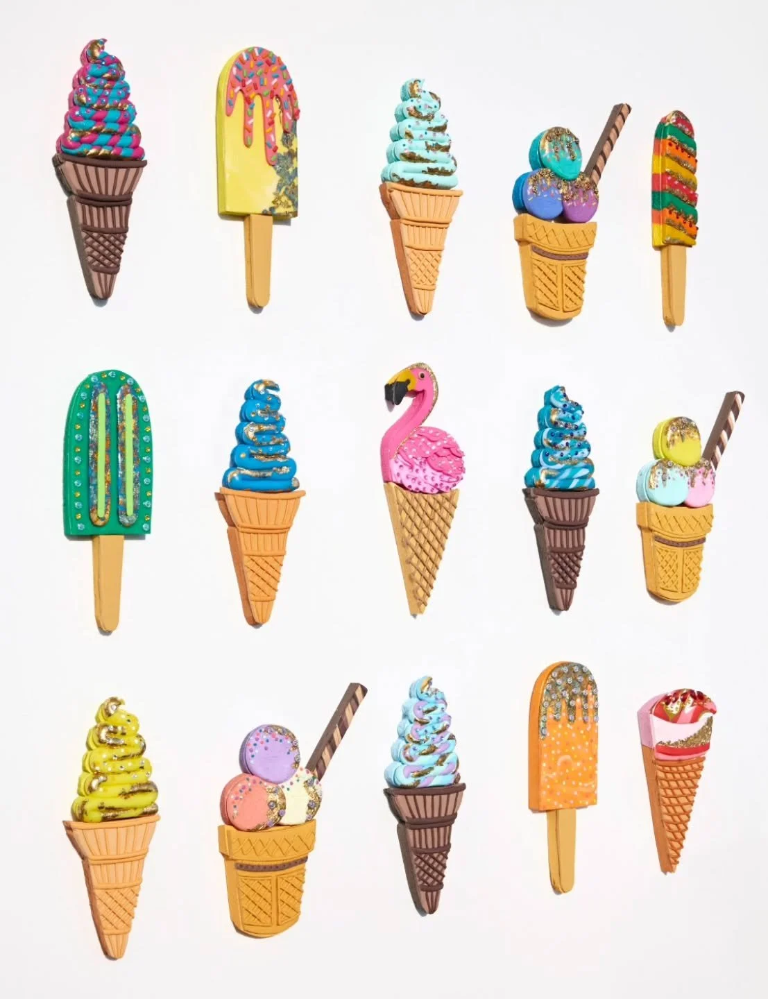 ✨ Miami Flavours ✨

A splash of Miami sunshine on this grey UK day 🌧️🌞

Larger than my usual pieces - this one measures around 75 cm x 75 cm bursting with colour and joy!

Handcrafted from Fimo clay and foam board, finished with gold leaf and gems 