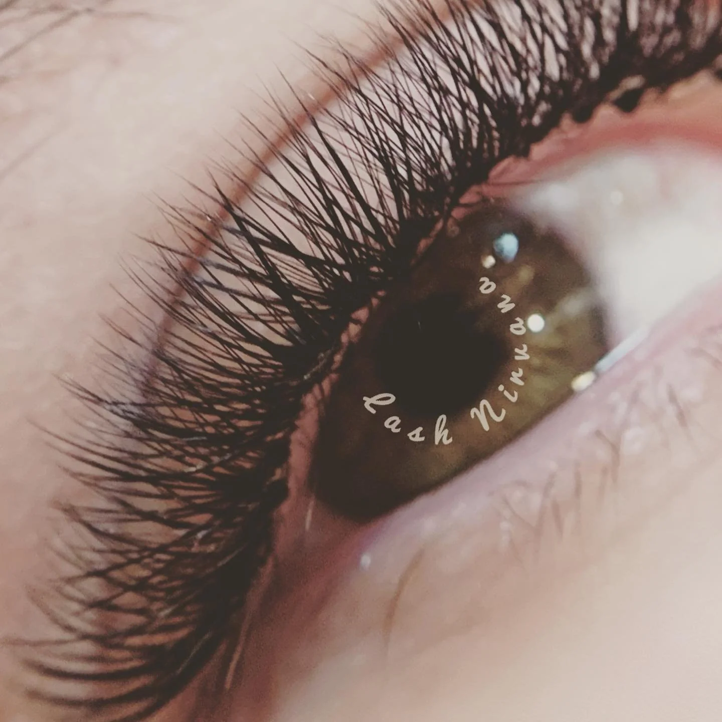 Swipe to see unedited 🙈 I&rsquo;m dying to be allowed to lash again🤤