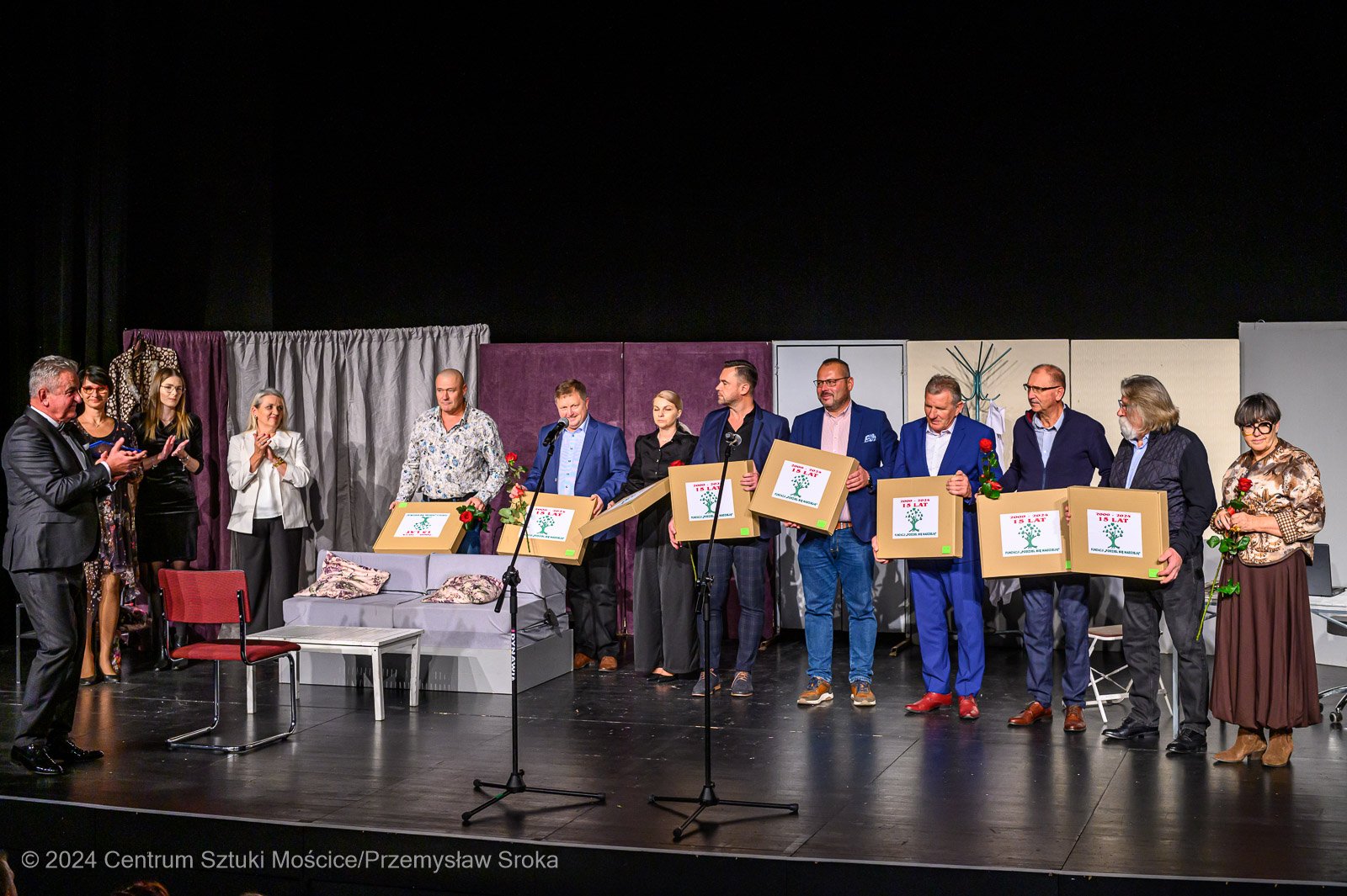 Koncert 2024 spektakl ,,Kobieta Idealna” w Centrum Sztuki Mościce oraz 15-lecie Fundacji.