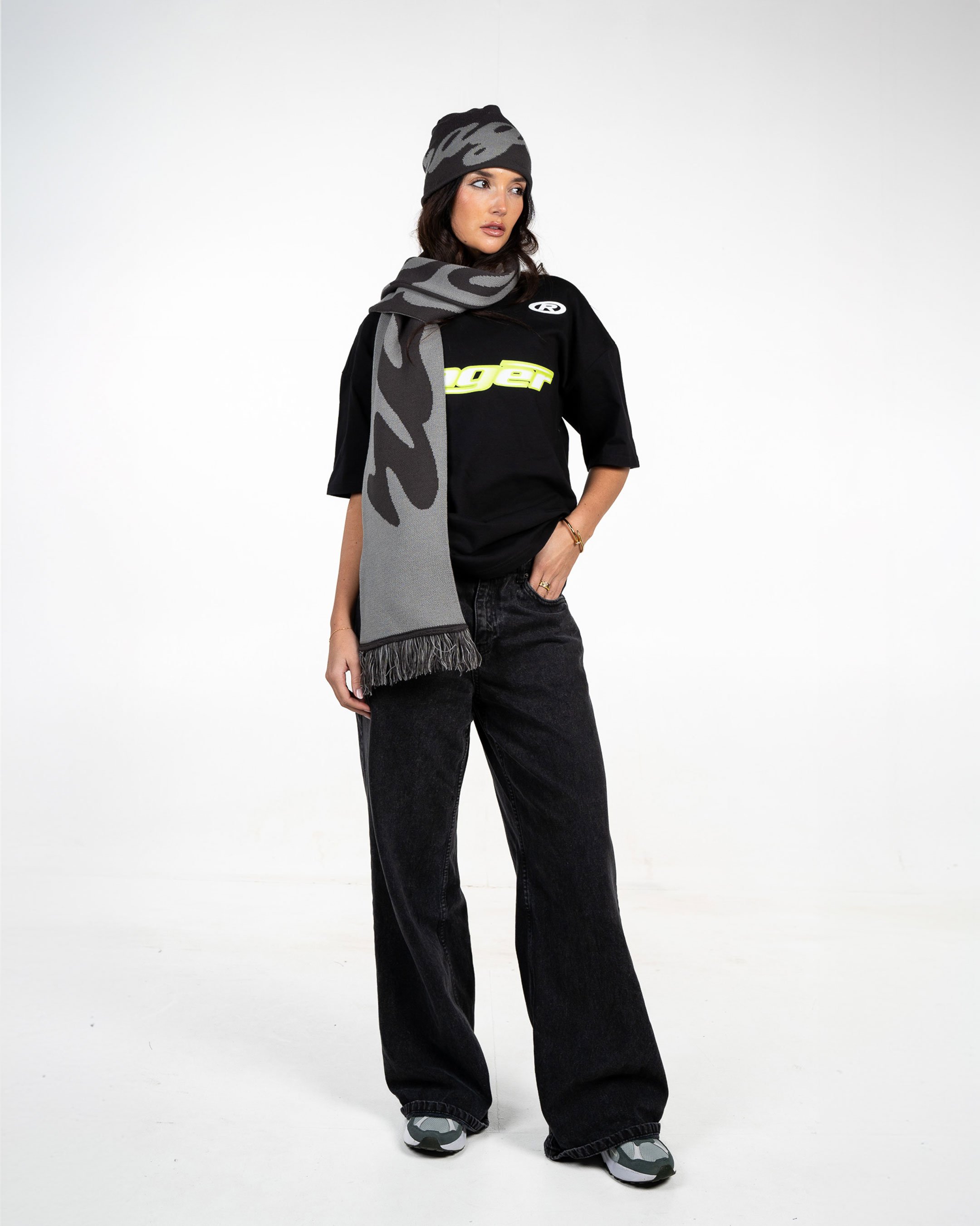 RAGER-SCARF-BLACK-FEMAIL-.jpg